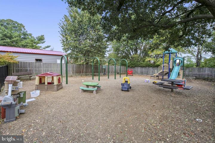 FAIRLINGTON VILLAGES - Residential