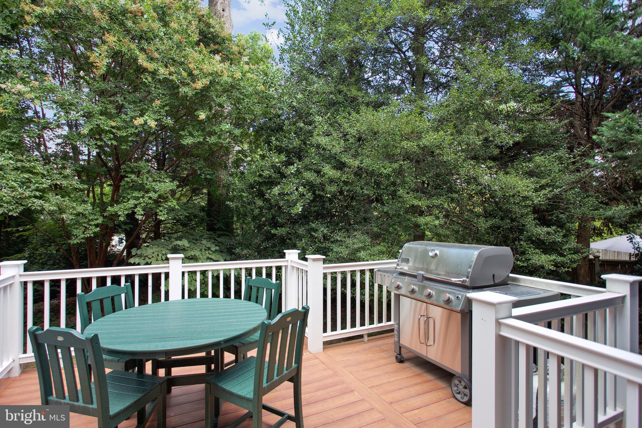GREENWICH FOREST - Residential