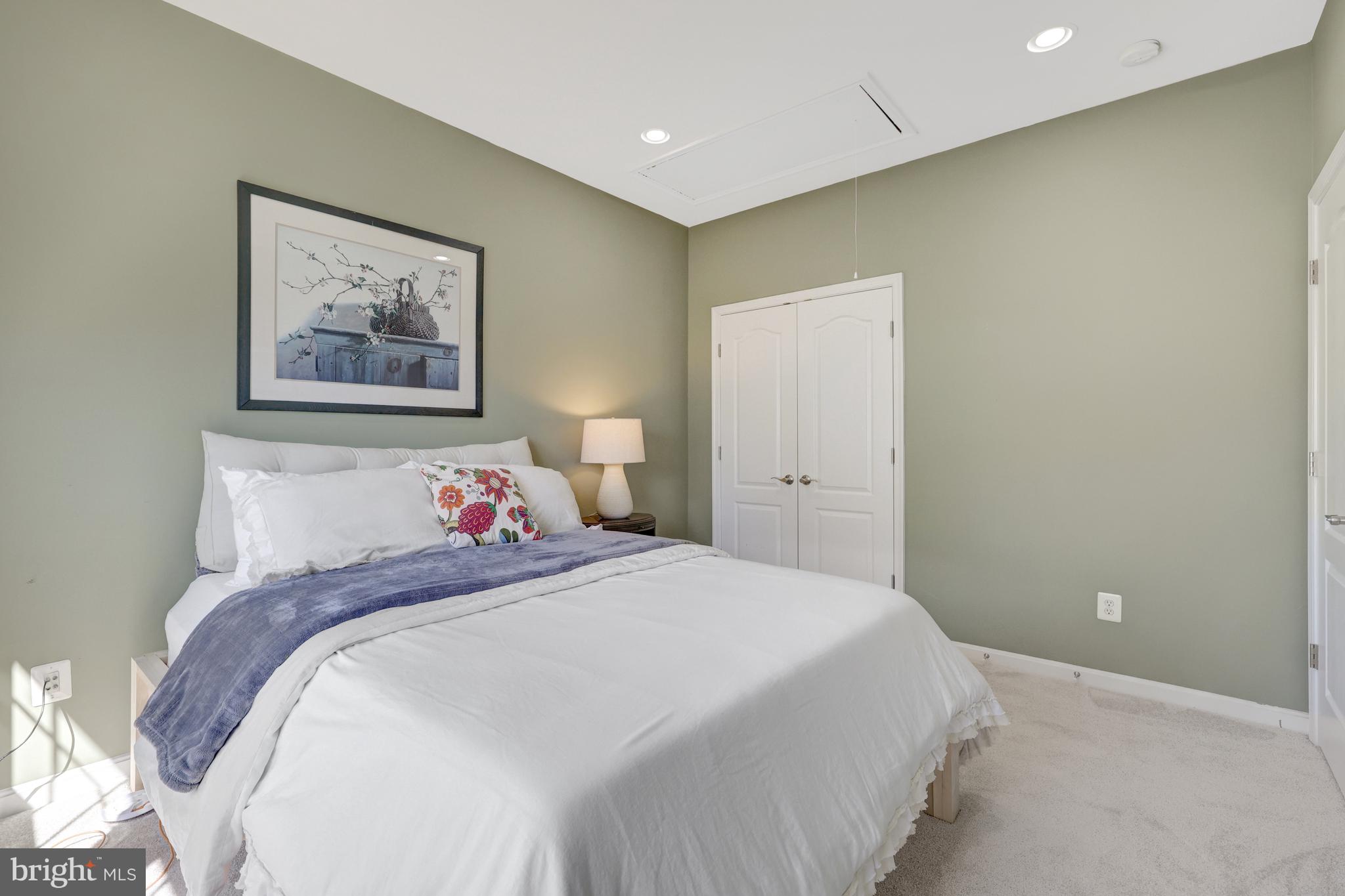 BROADLANDS SOUTH - Residential