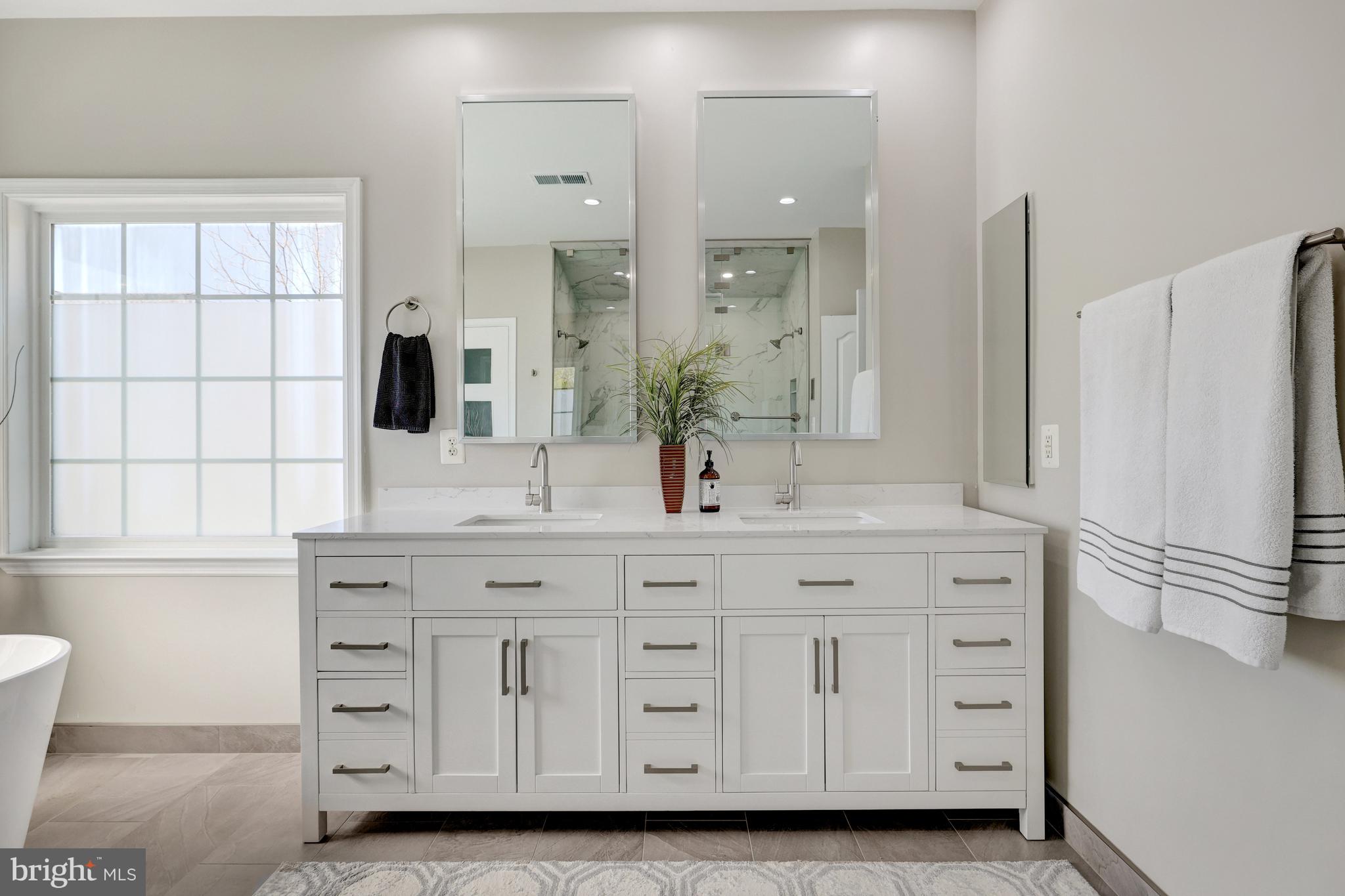 BROADLANDS SOUTH - Residential
