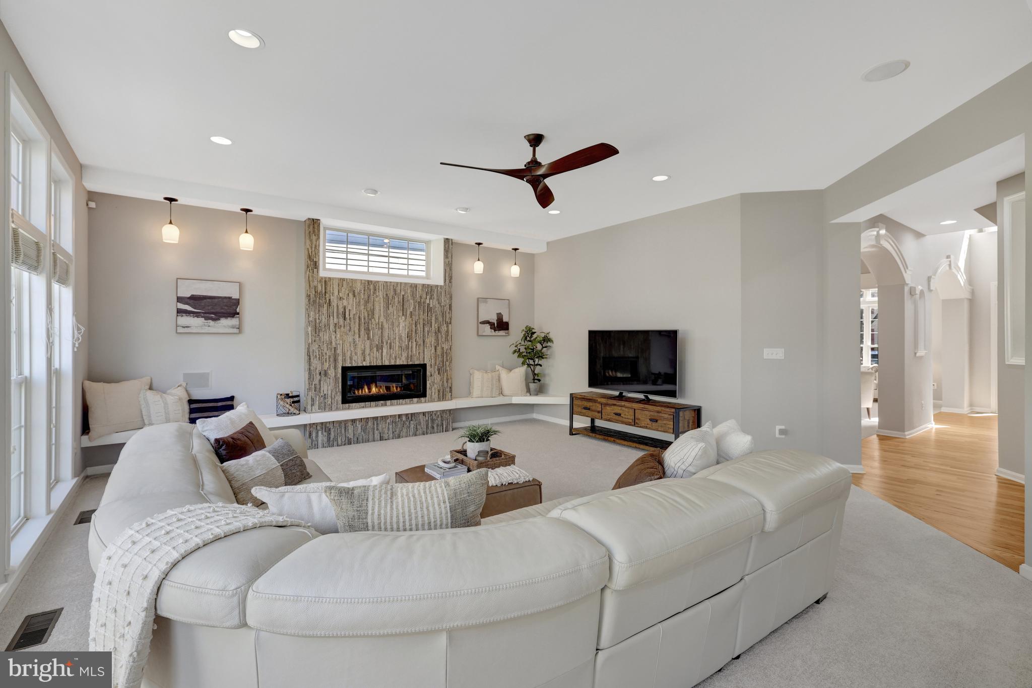 BROADLANDS SOUTH - Residential