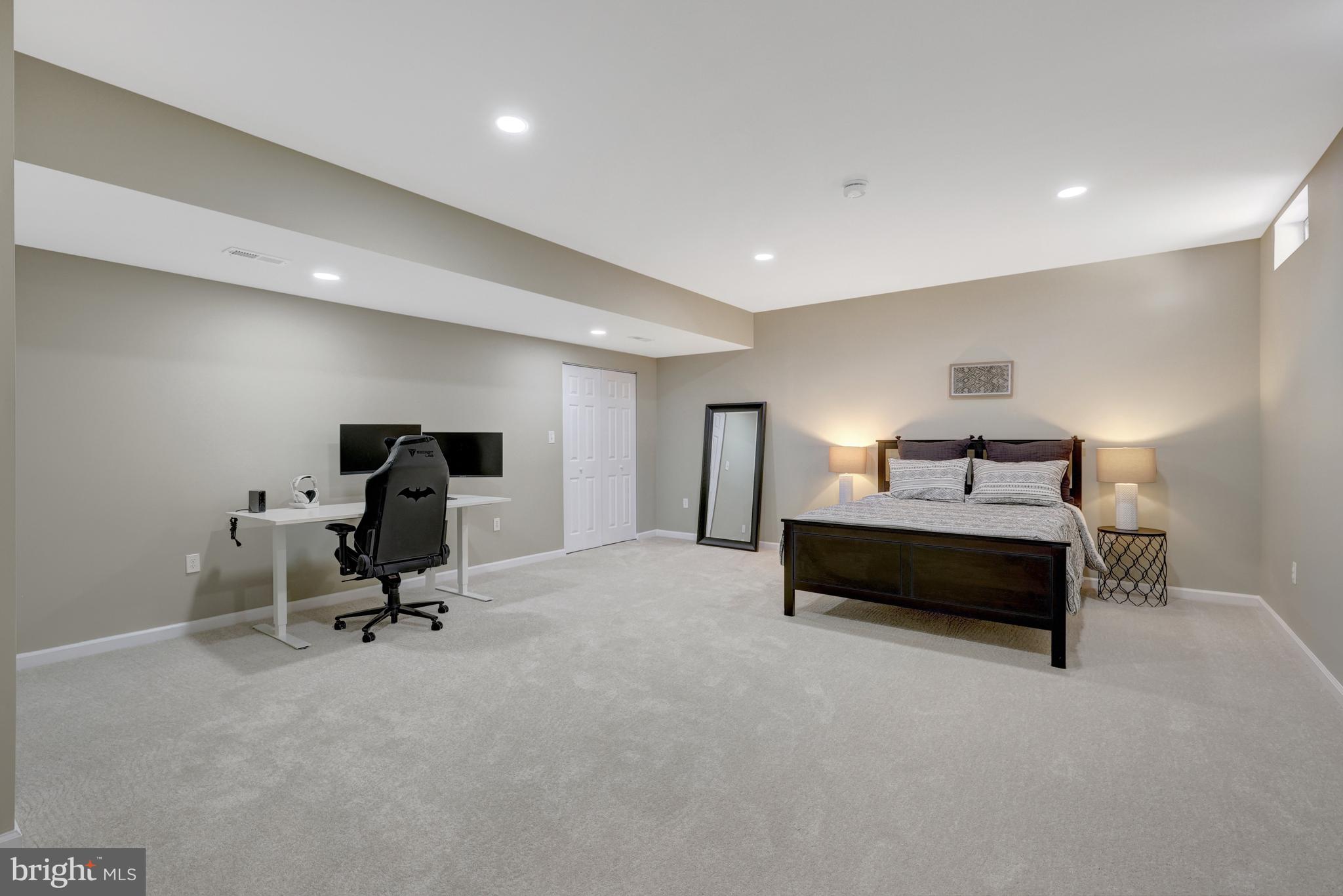 BROADLANDS SOUTH - Residential