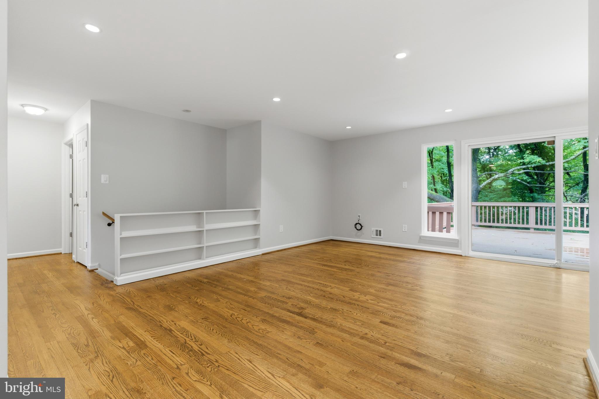 BEL PRE WOODS - Residential