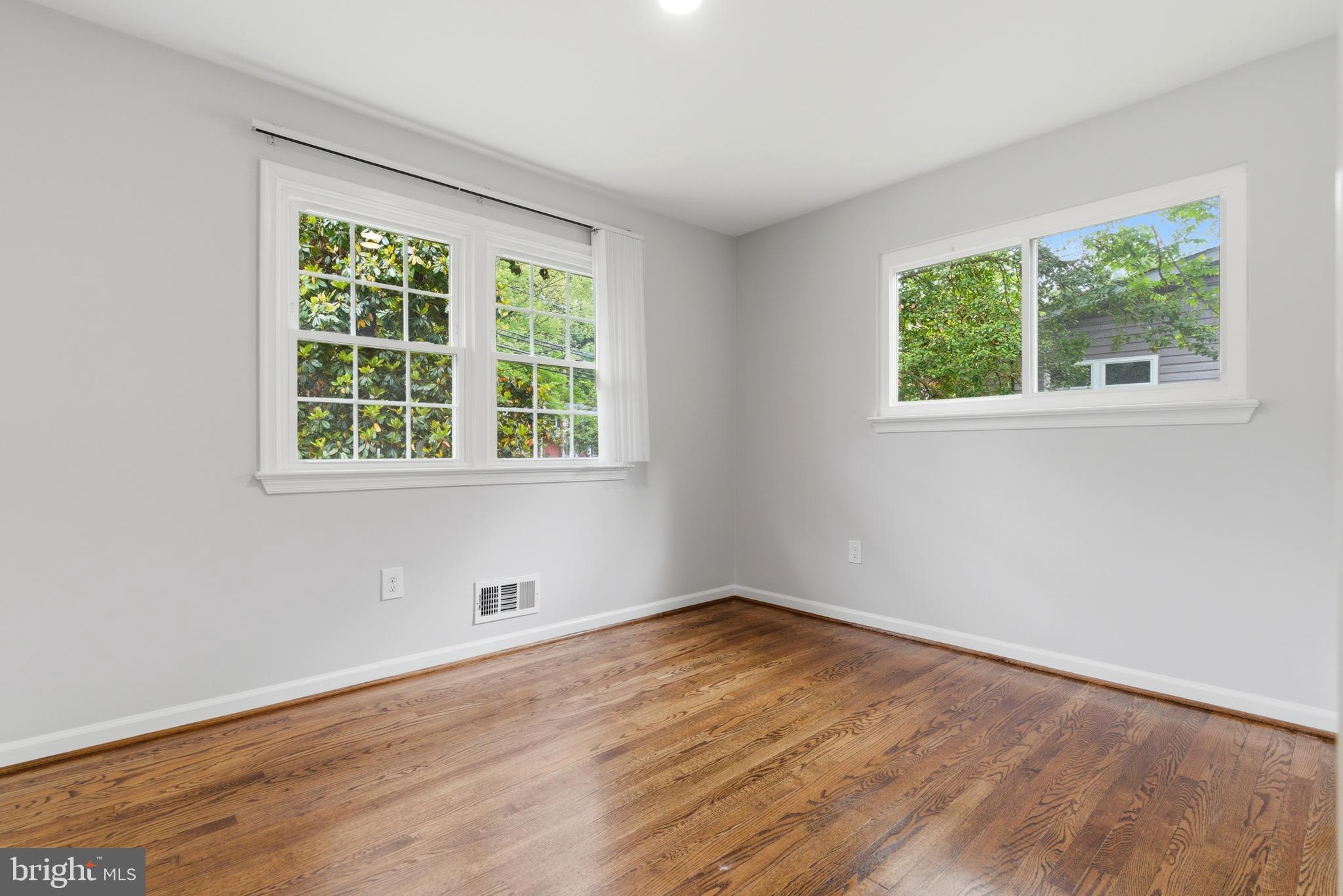 BEL PRE WOODS - Residential