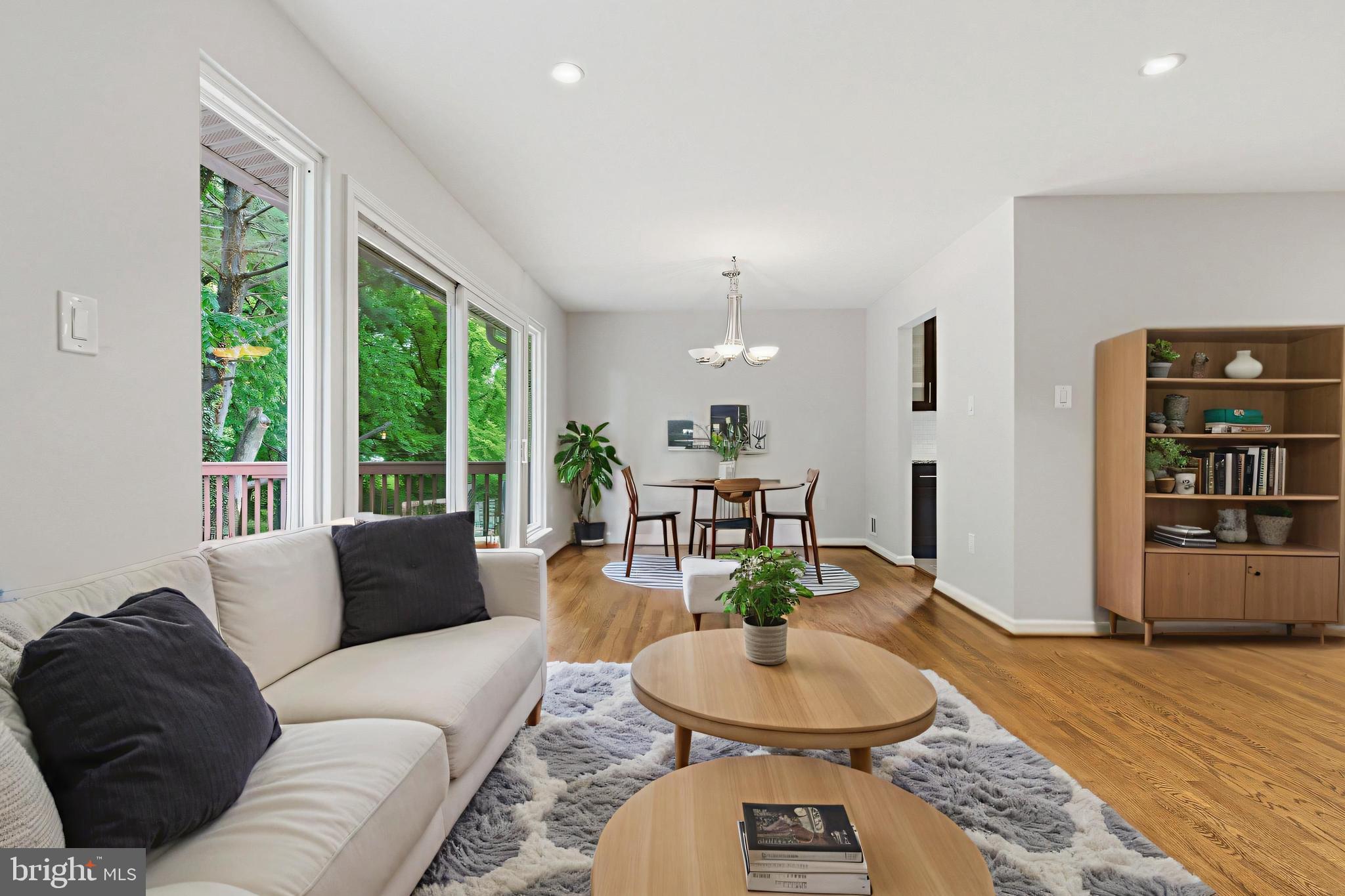 BEL PRE WOODS - Residential