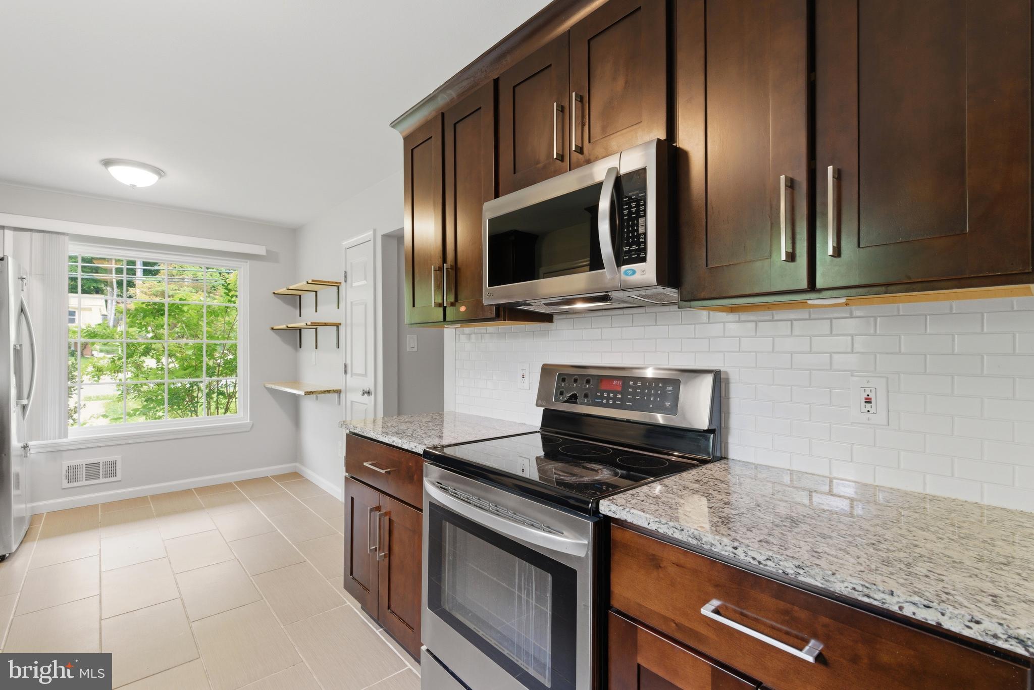 BEL PRE WOODS - Residential