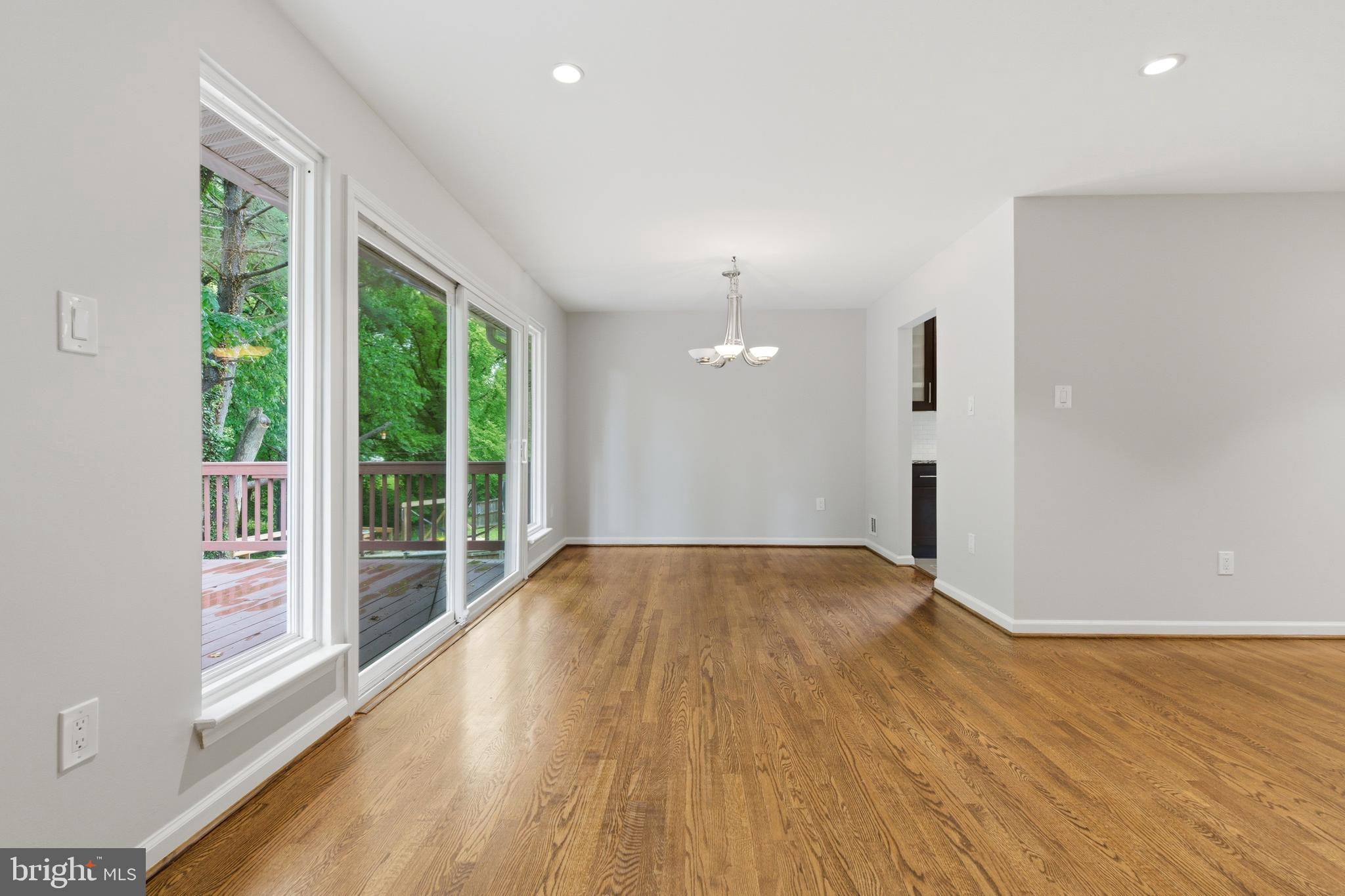 BEL PRE WOODS - Residential