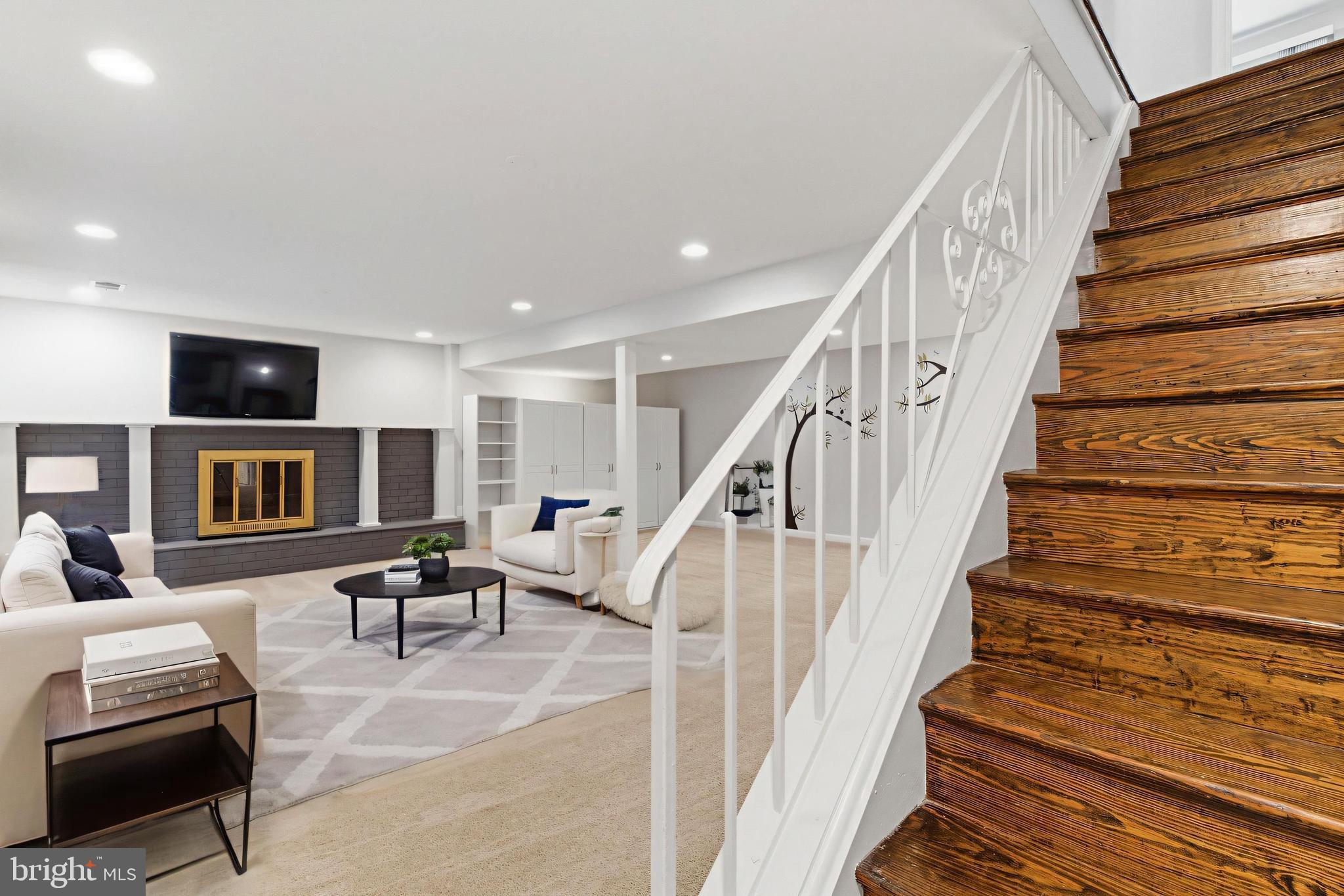BEL PRE WOODS - Residential
