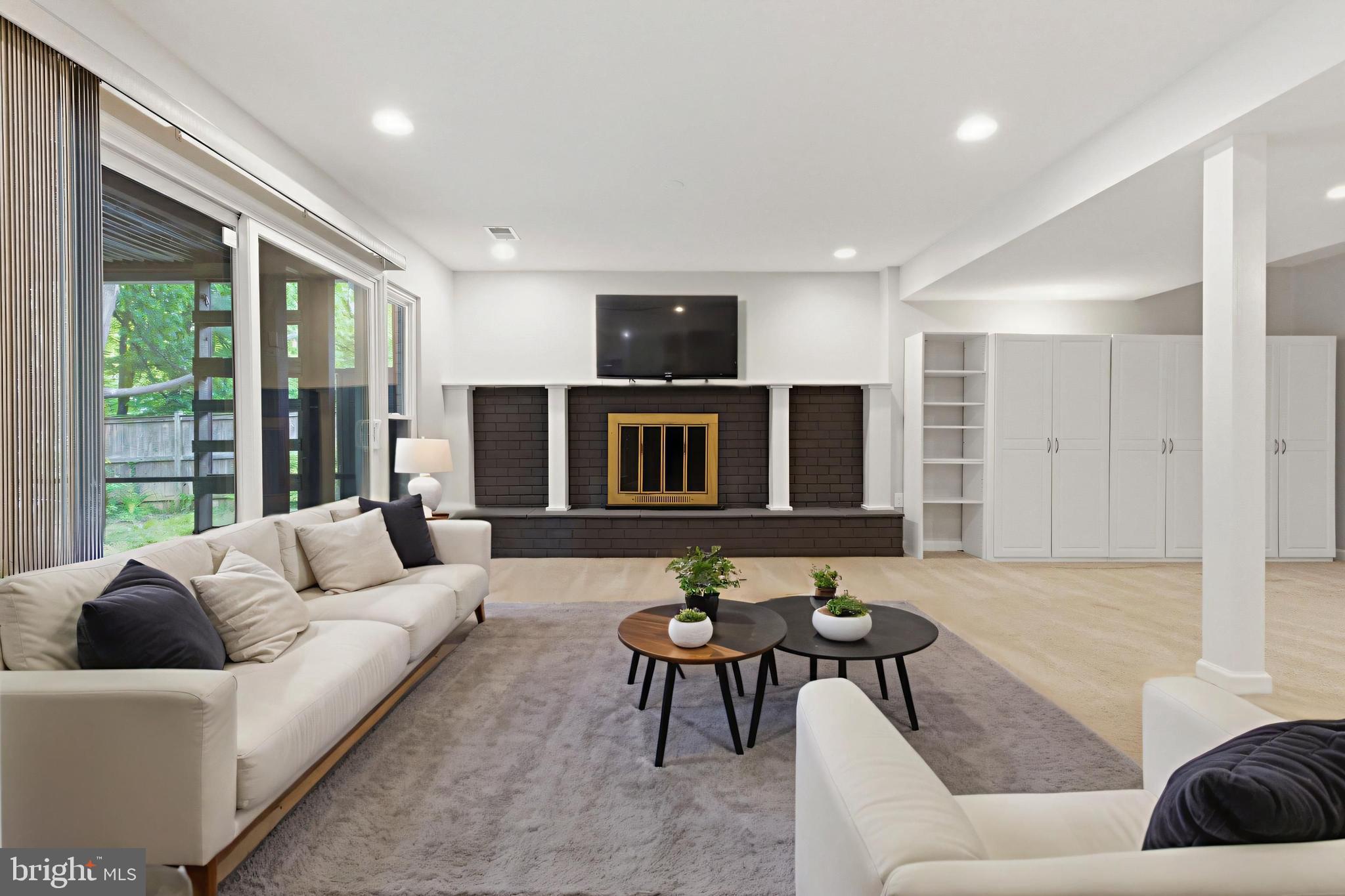 BEL PRE WOODS - Residential