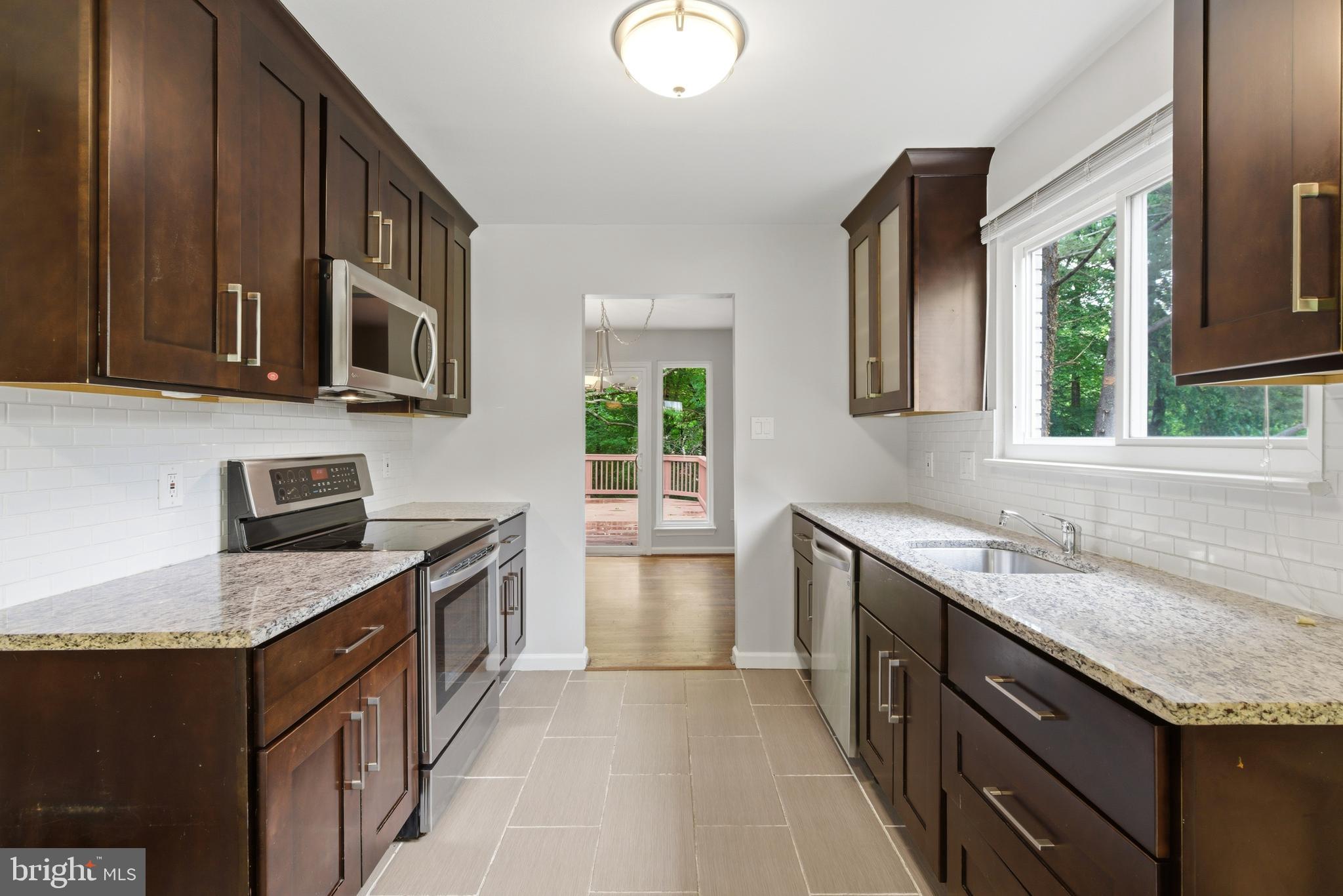 BEL PRE WOODS - Residential