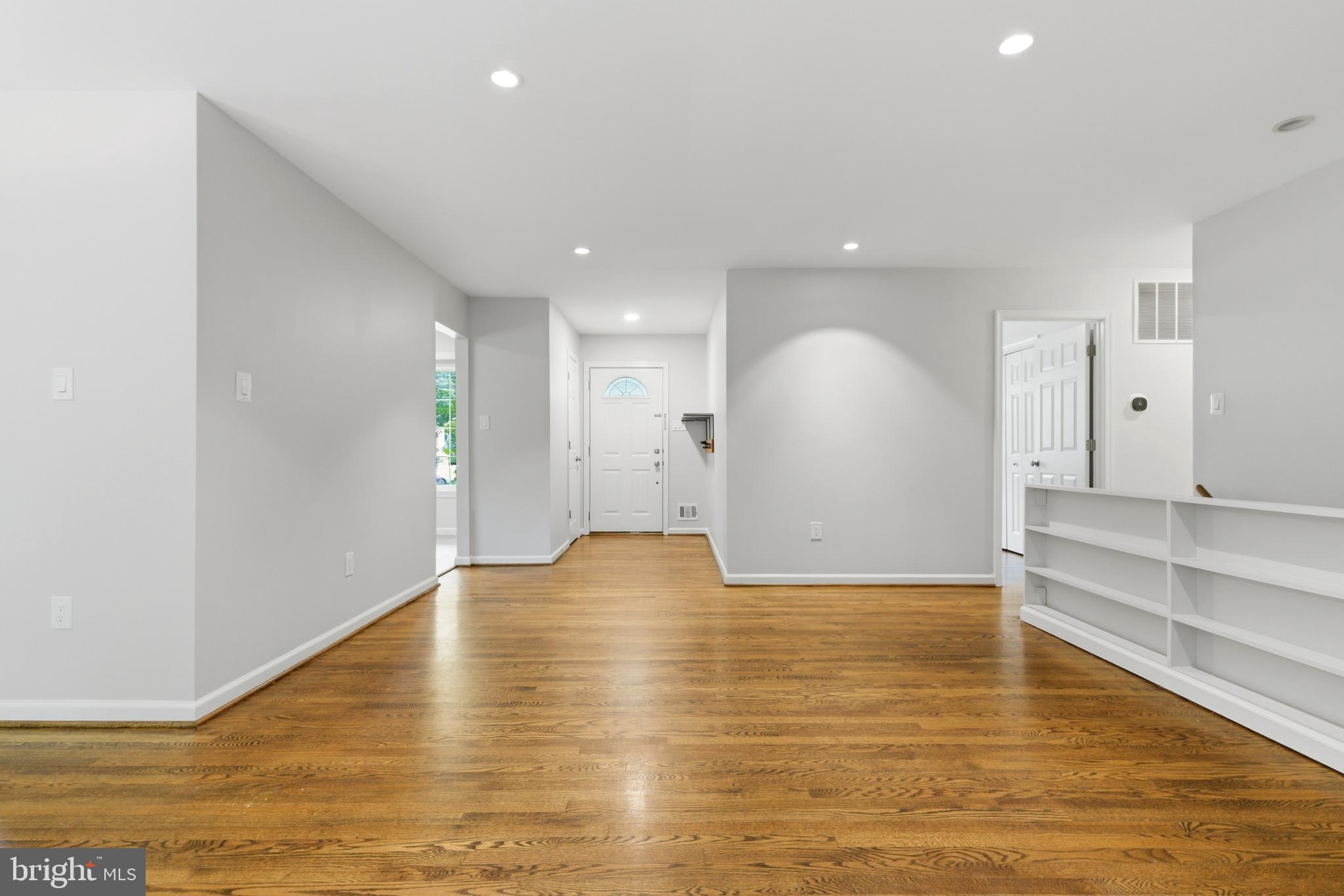 BEL PRE WOODS - Residential