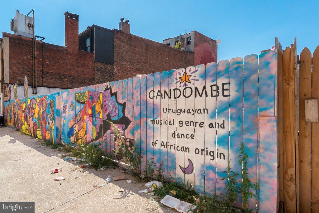 DOWNTOWN - Land