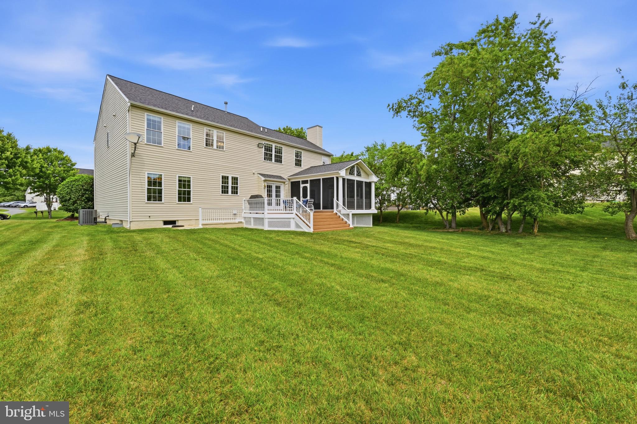 BRIARCLIFF MANOR - Residential