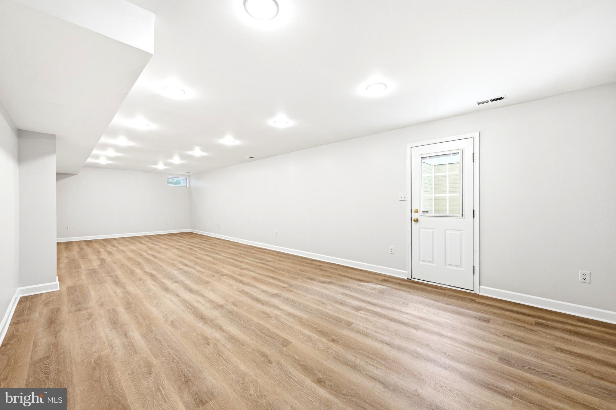 BRIARCLIFF MANOR - Residential