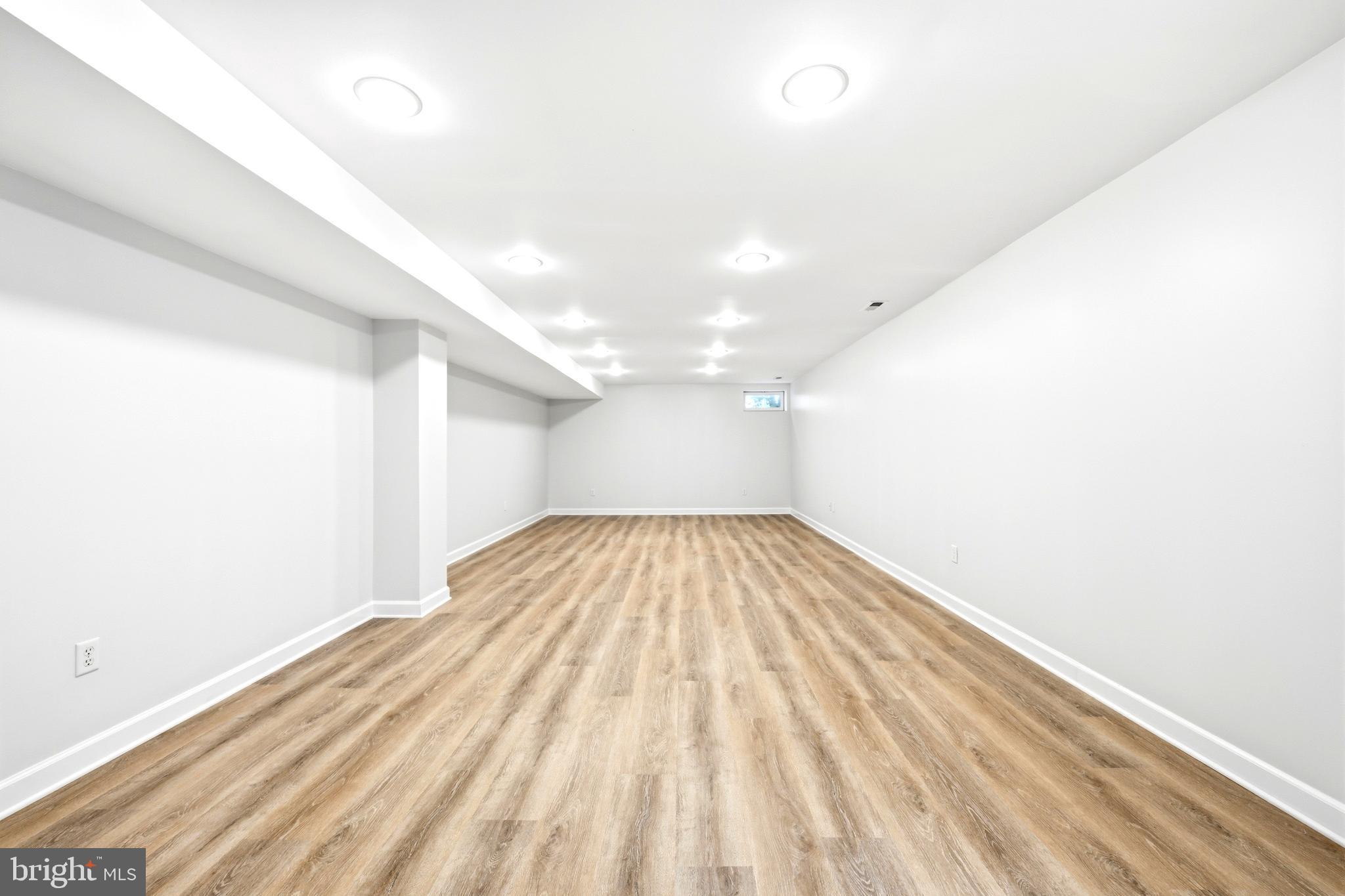 BRIARCLIFF MANOR - Residential