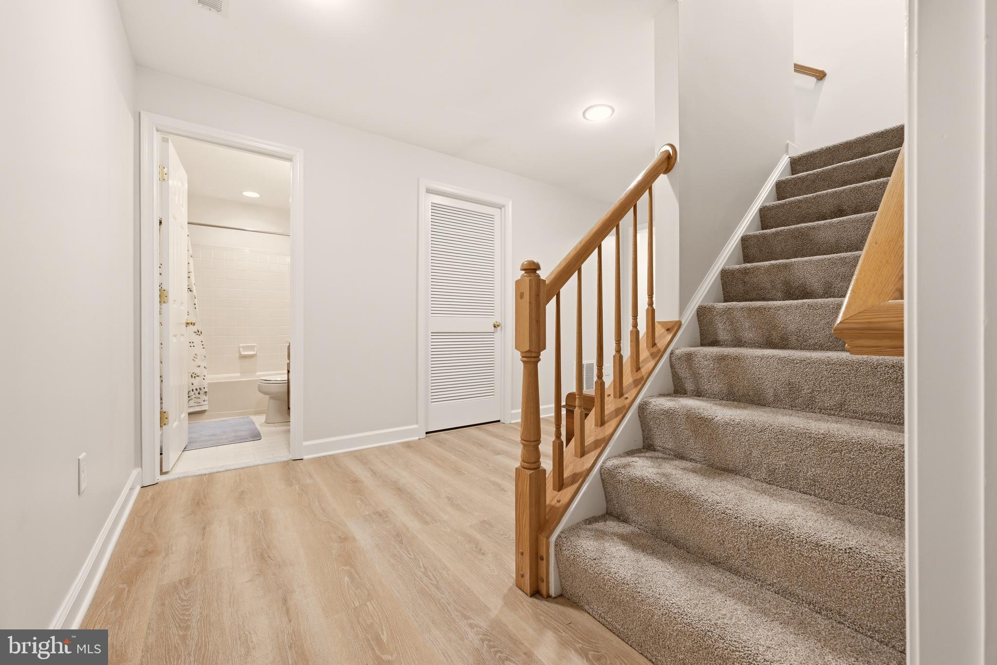 BRIARCLIFF MANOR - Residential