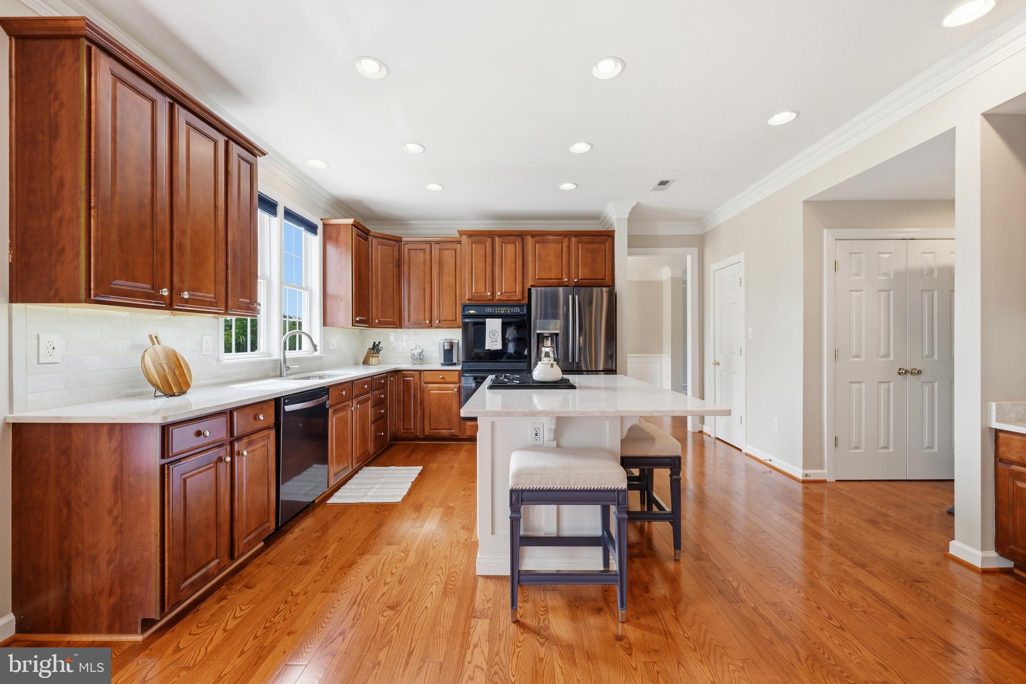 BRIARCLIFF MANOR - Residential