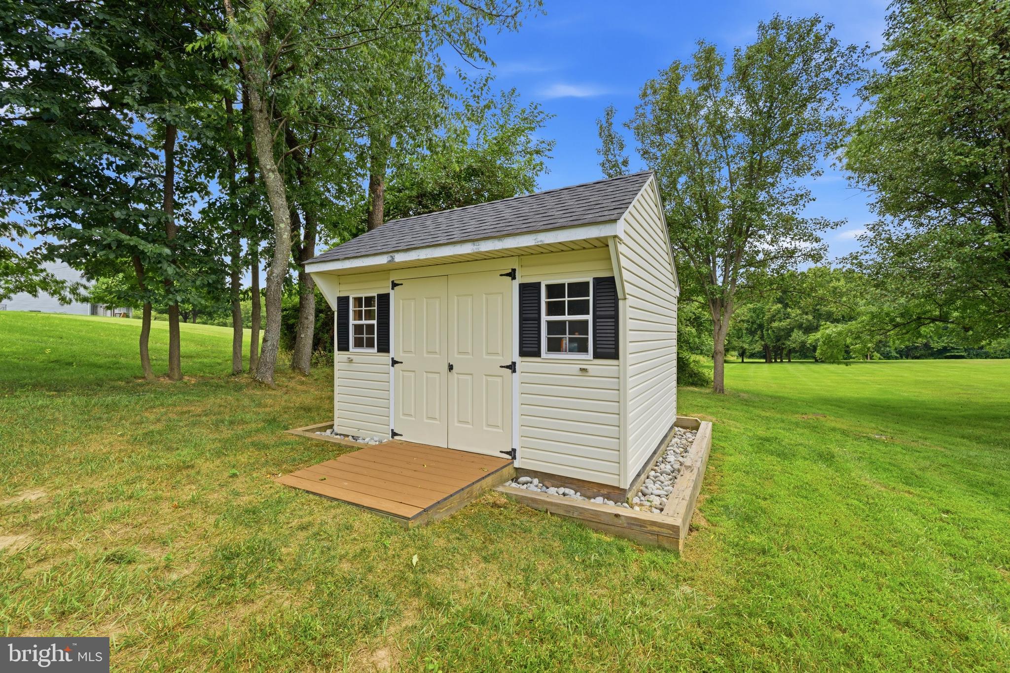 BRIARCLIFF MANOR - Residential