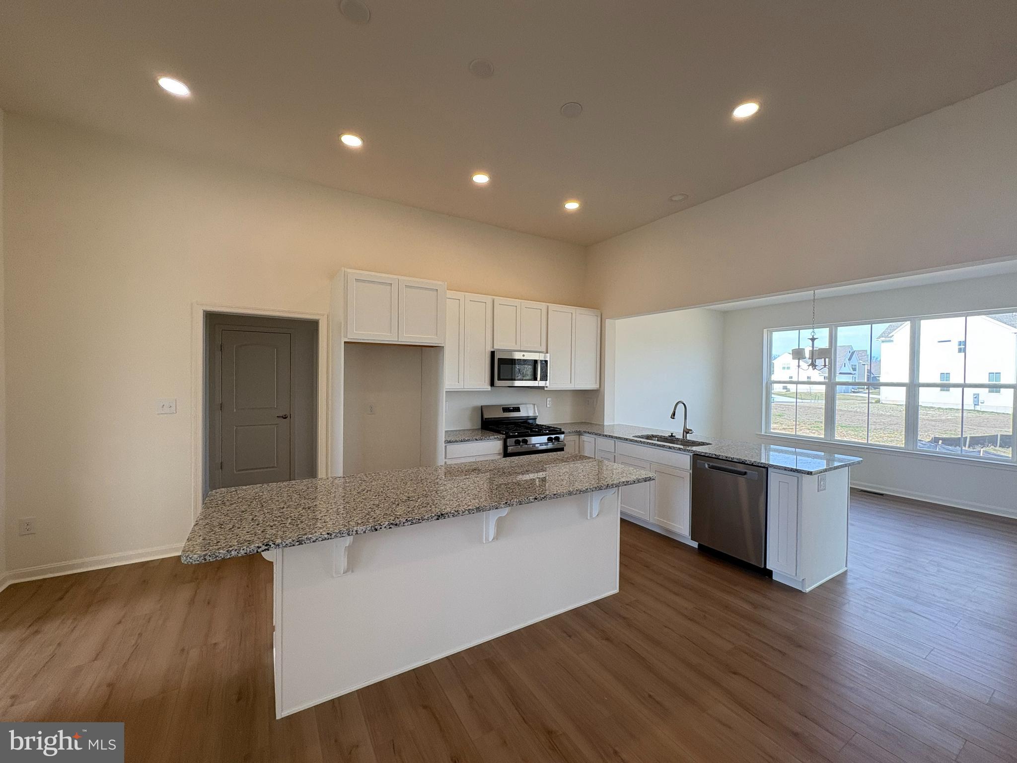 POND VIEW ESTATES - Residential