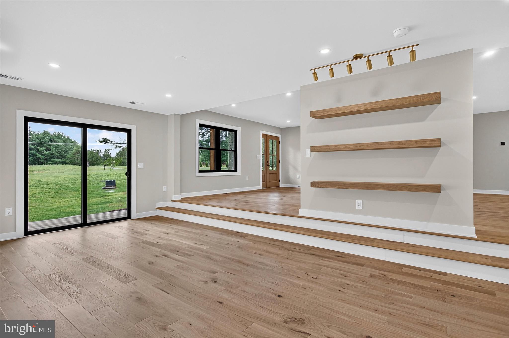 WOLF RUN - Residential