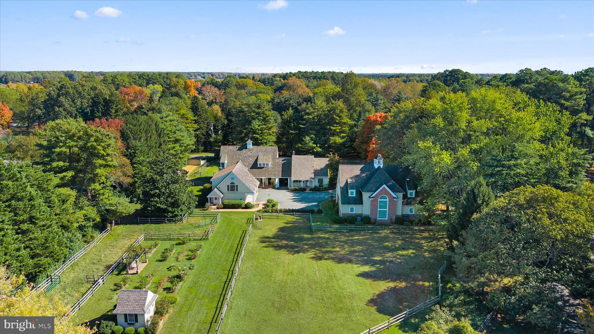 BAILEYS NECK - Residential