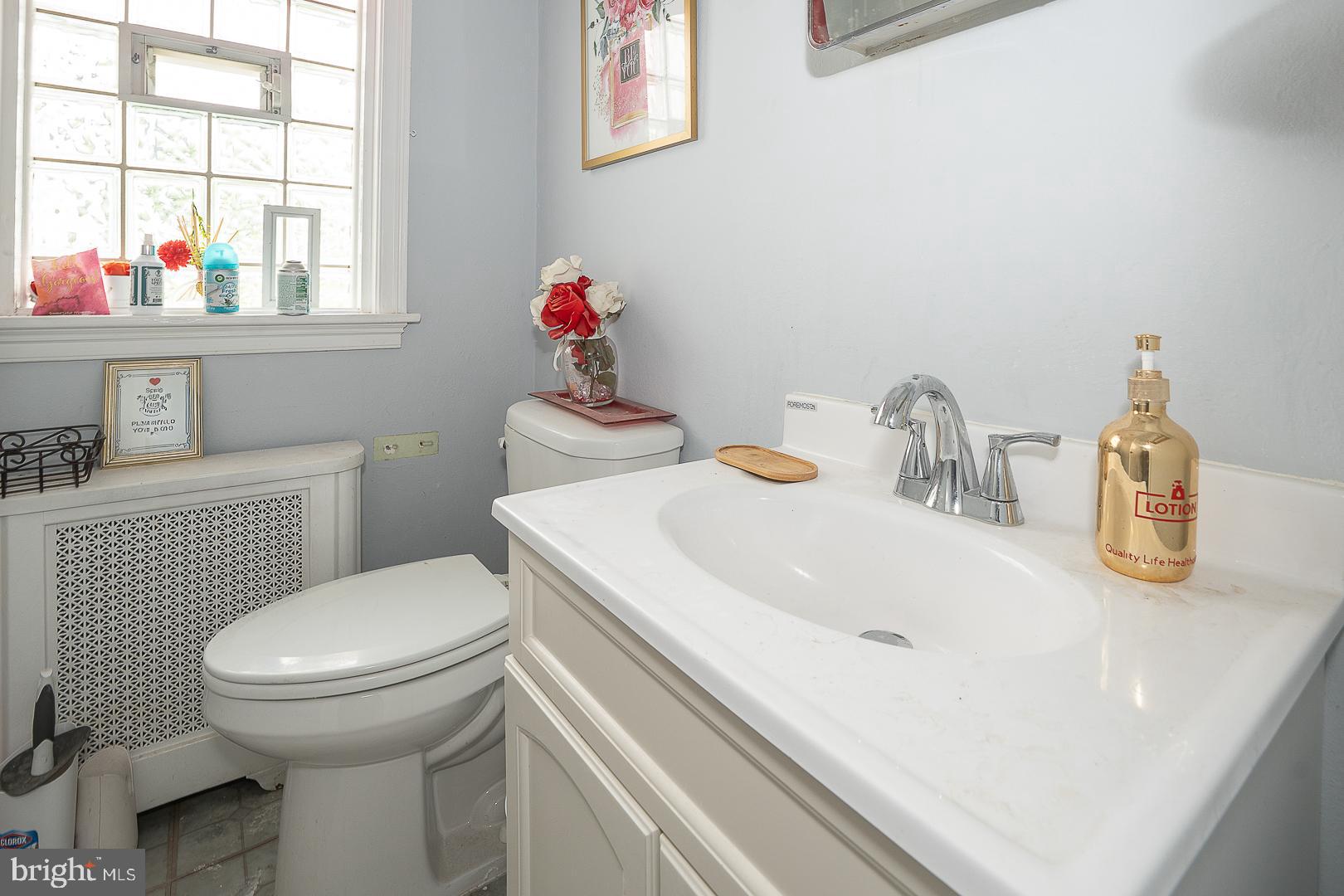 HOLMESBURG - Commercial Sale