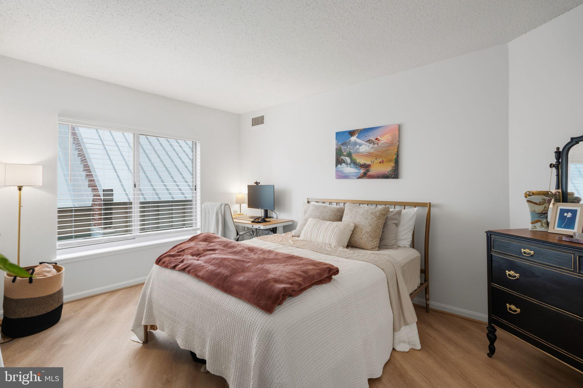 FALLSWOOD - Residential