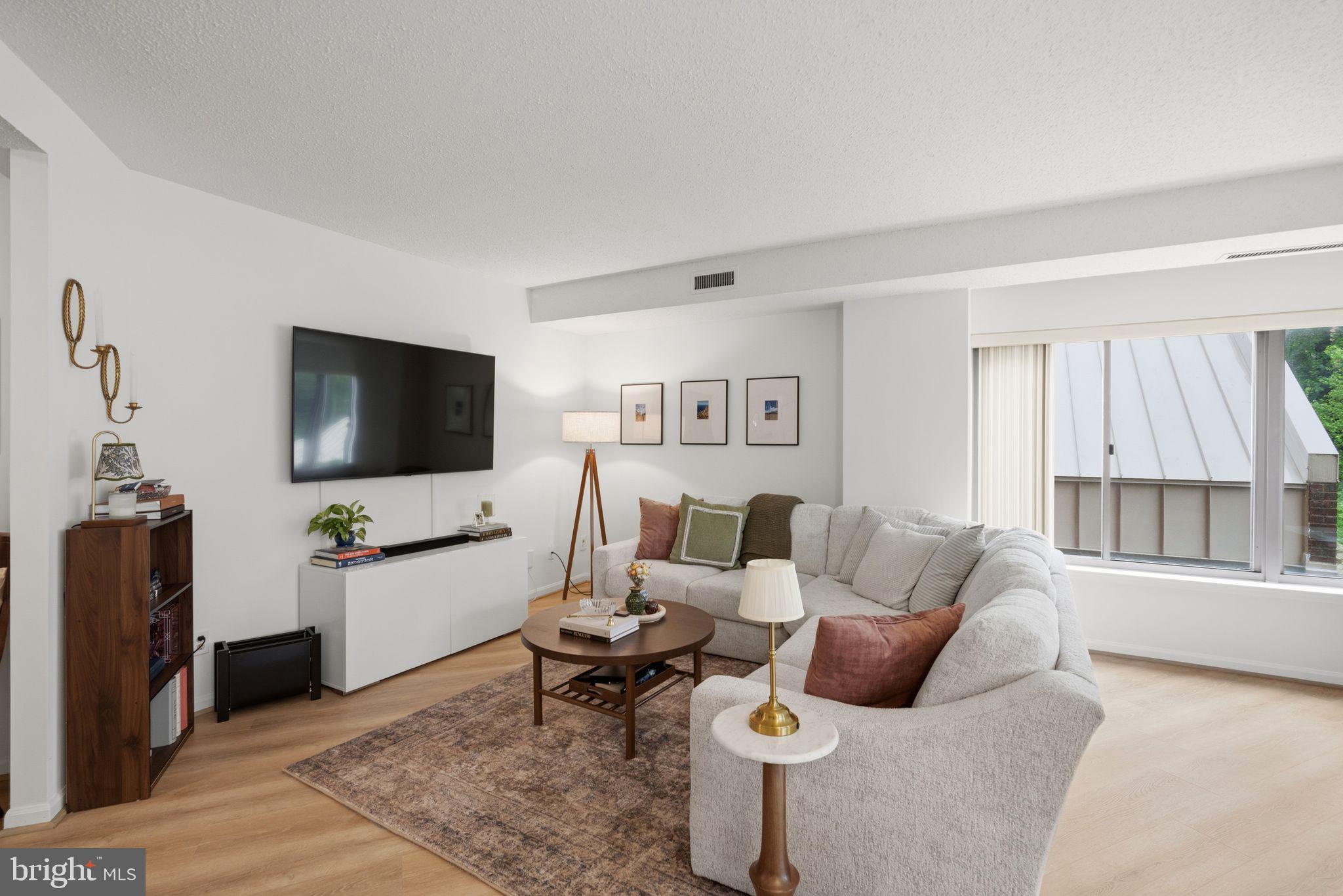 FALLSWOOD - Residential