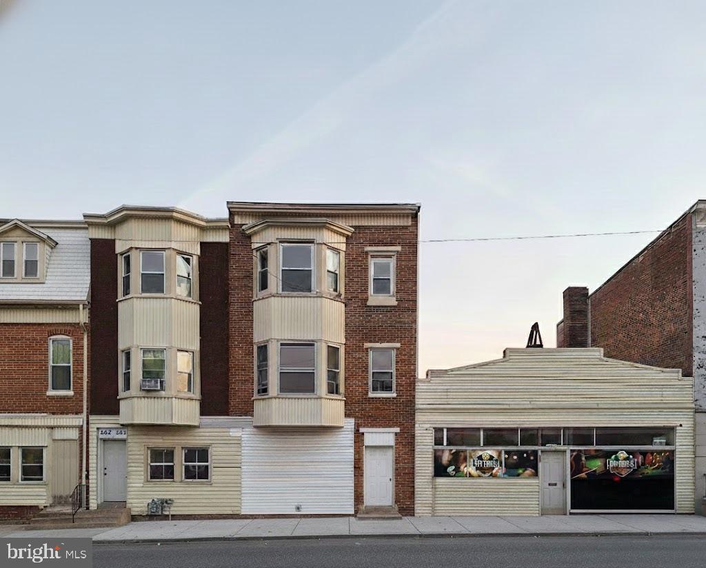 Investment opportunity located at 640, 642, 644, 646 West Market and 652-654 West Mason Avenue. Offered at $900,000, this cash-flowing asset delivers an immediate 8.11% Cap Rate and an 8.24% Cash-on-Cash return from day one. Currently generating a gross monthly income of $10,873.00, the property produces a reliable monthly before-tax cash flow of $1,730.92. With a clear, highly lucrative path to stabilization via local Section 8 conversion and commercial unit optimization, investors can capitalize on a massive value-add NOI uplift of $37,551.12. This optimization pushes the gross monthly income to $14,202.00, driving the Pro Forma Cap Rate to an incredible 12.28% and elevating the Cash-on-Cash return to a staggering 23.14%. Requiring $252,000.00 in total cash needed to close, this portfolio boasts a highly secure 2.12x Pro Forma DSCR, providing excellent current yield with verifiable, explosive upside.

"Stabilized 8% cap asset with a clear, conservative path to 10–11% returns through voucher-based rent
optimization."
