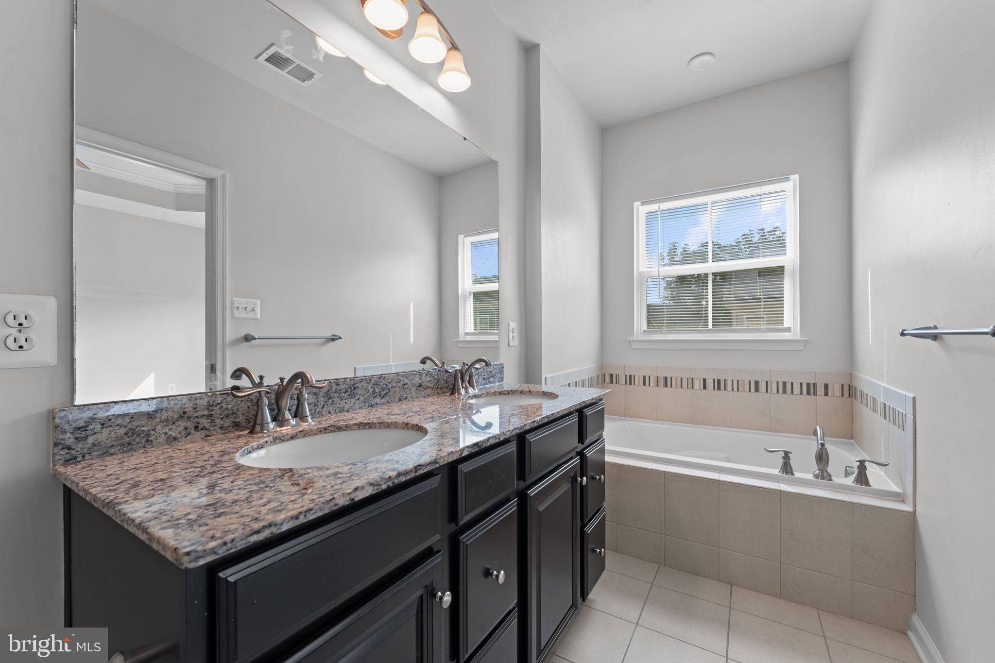 CREEKSIDE VILLAGE - Residential