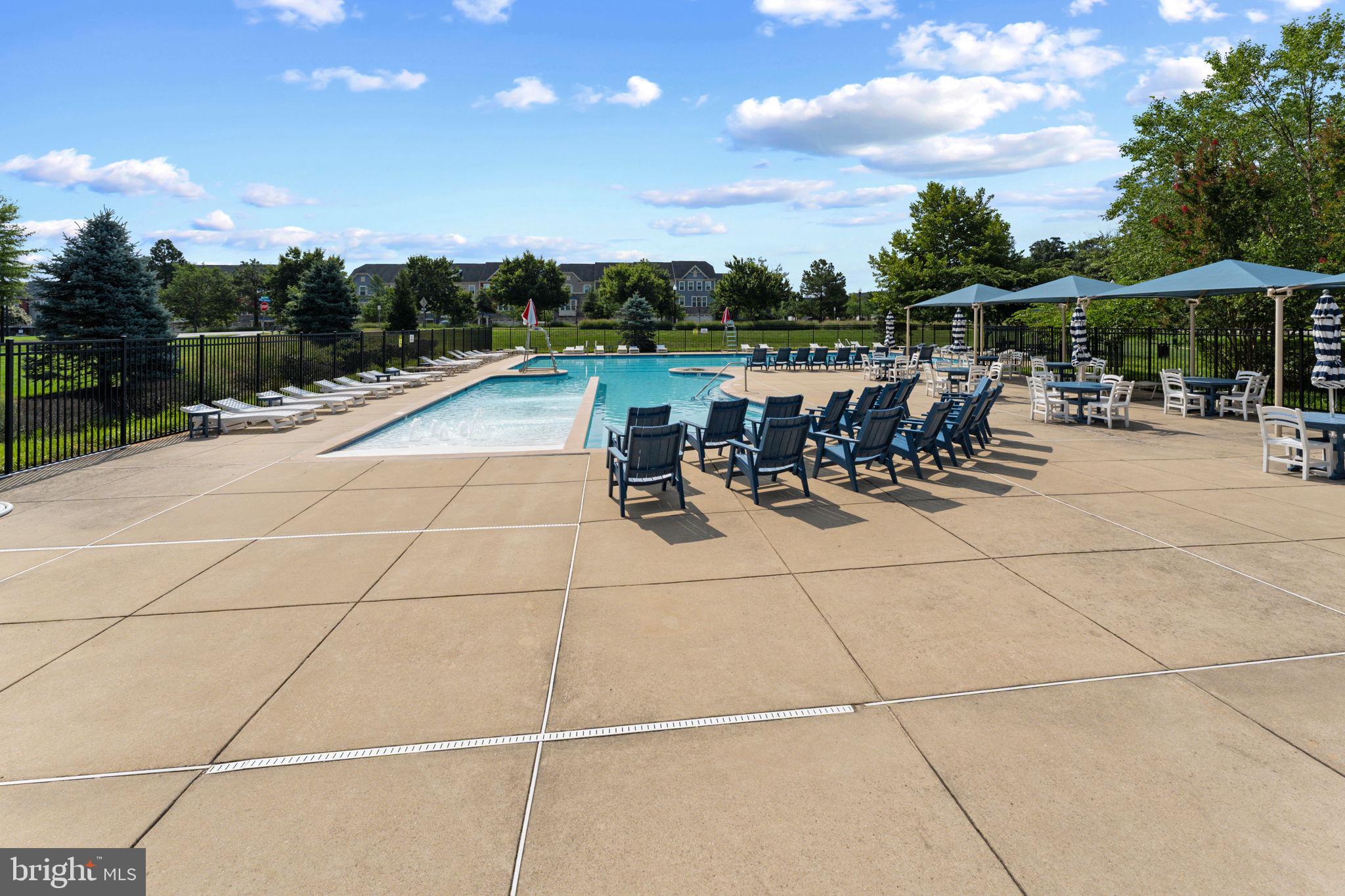 CREEKSIDE VILLAGE - Residential