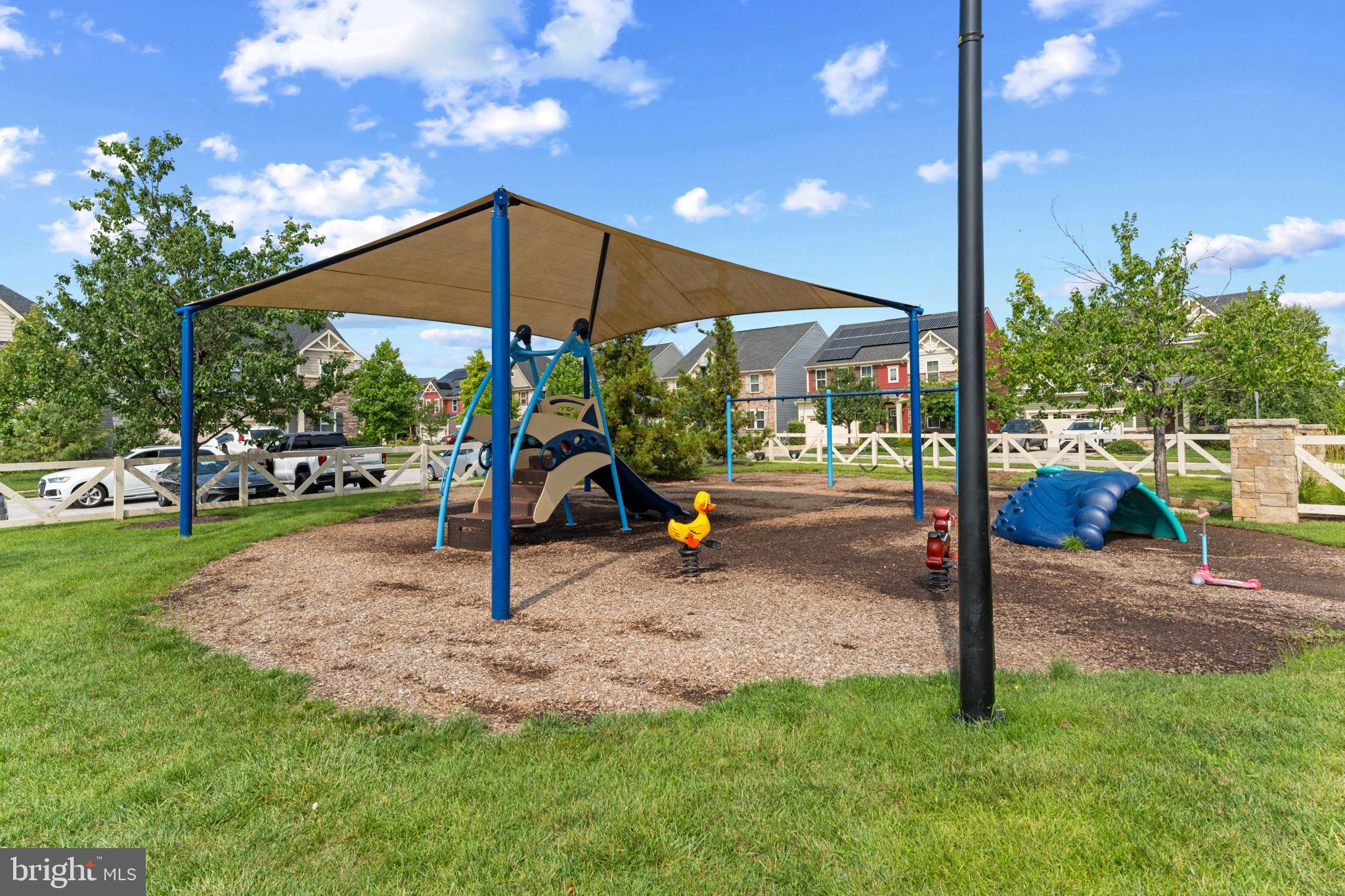 CREEKSIDE VILLAGE - Residential