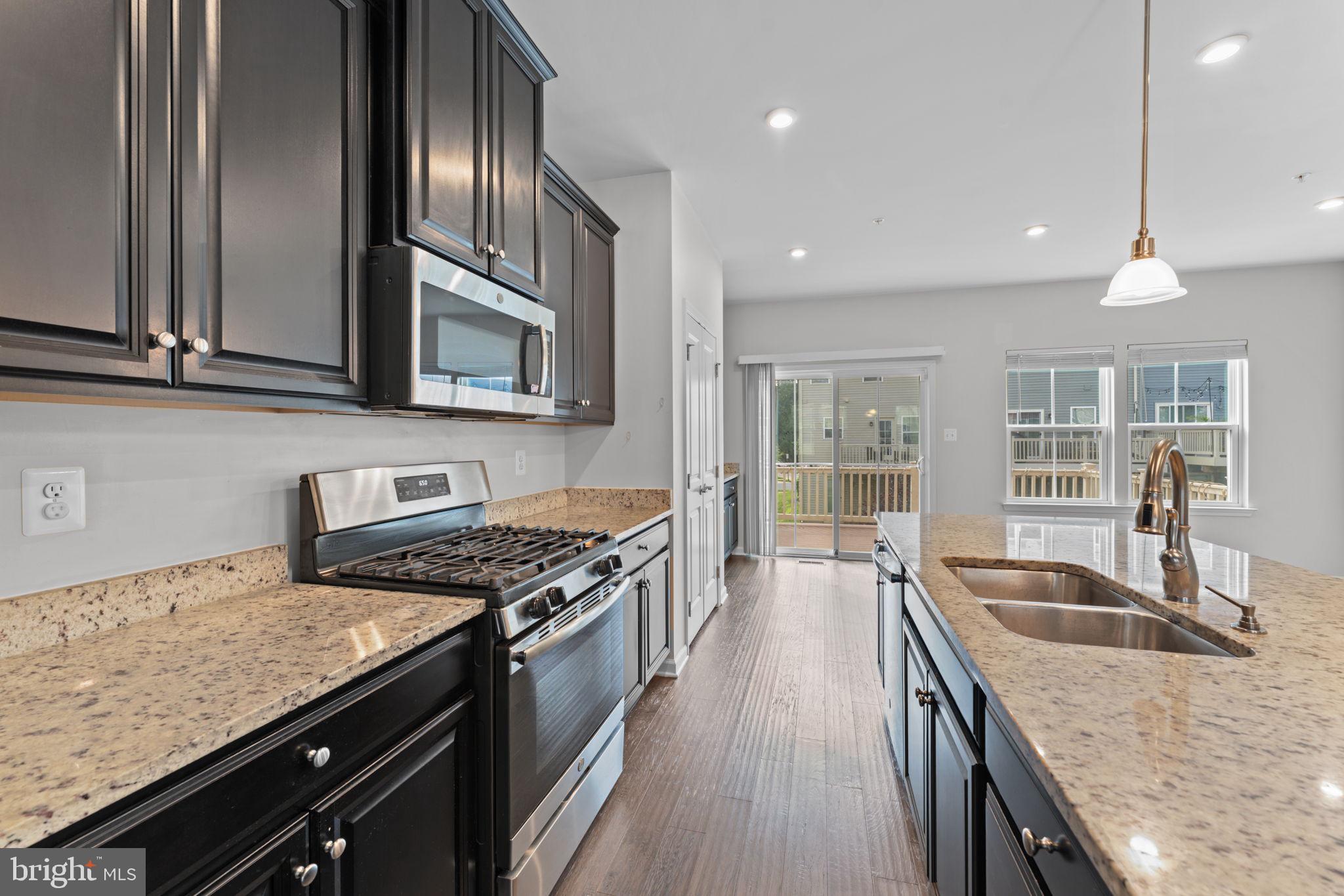 CREEKSIDE VILLAGE - Residential