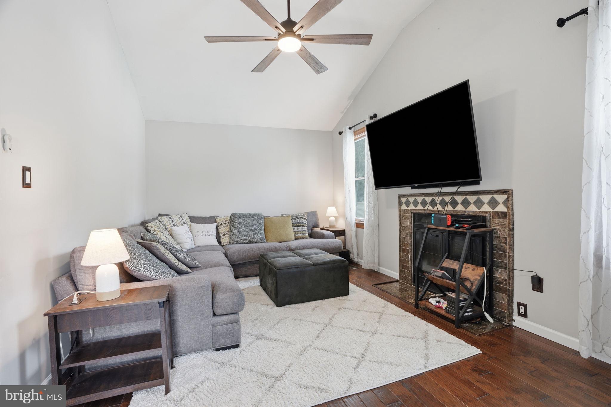 STURBRIDGE - Residential