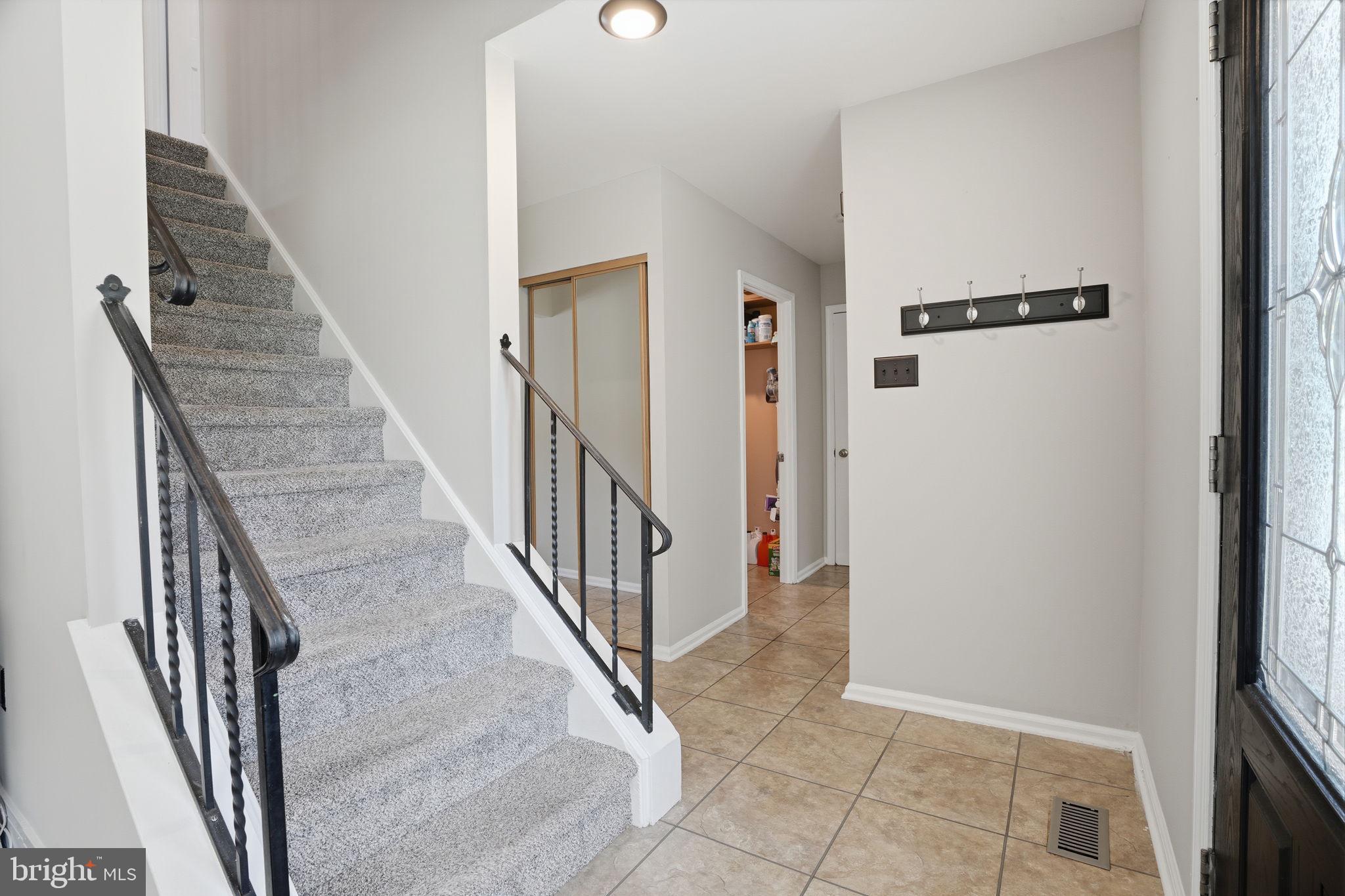STURBRIDGE - Residential