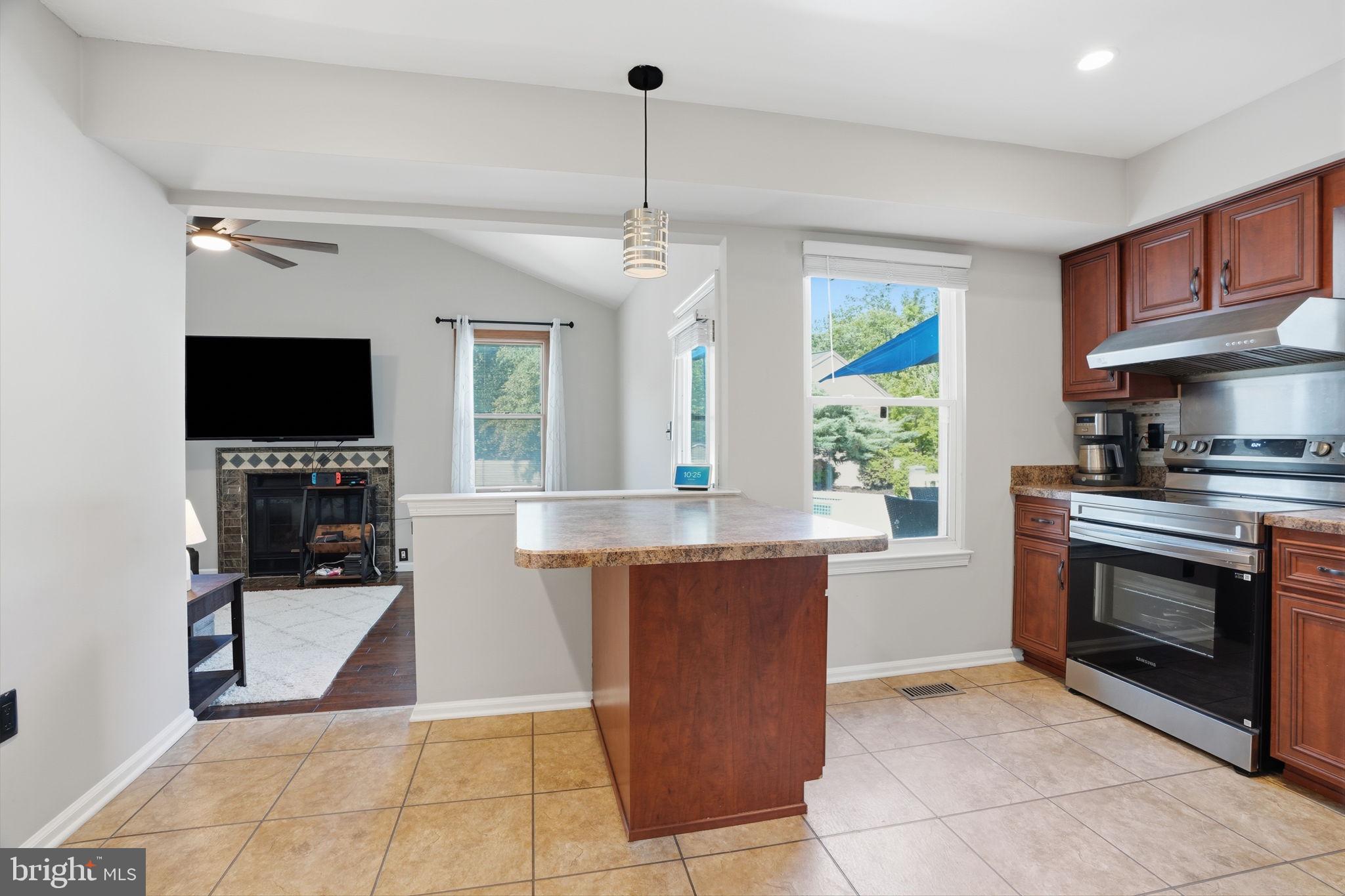 STURBRIDGE - Residential