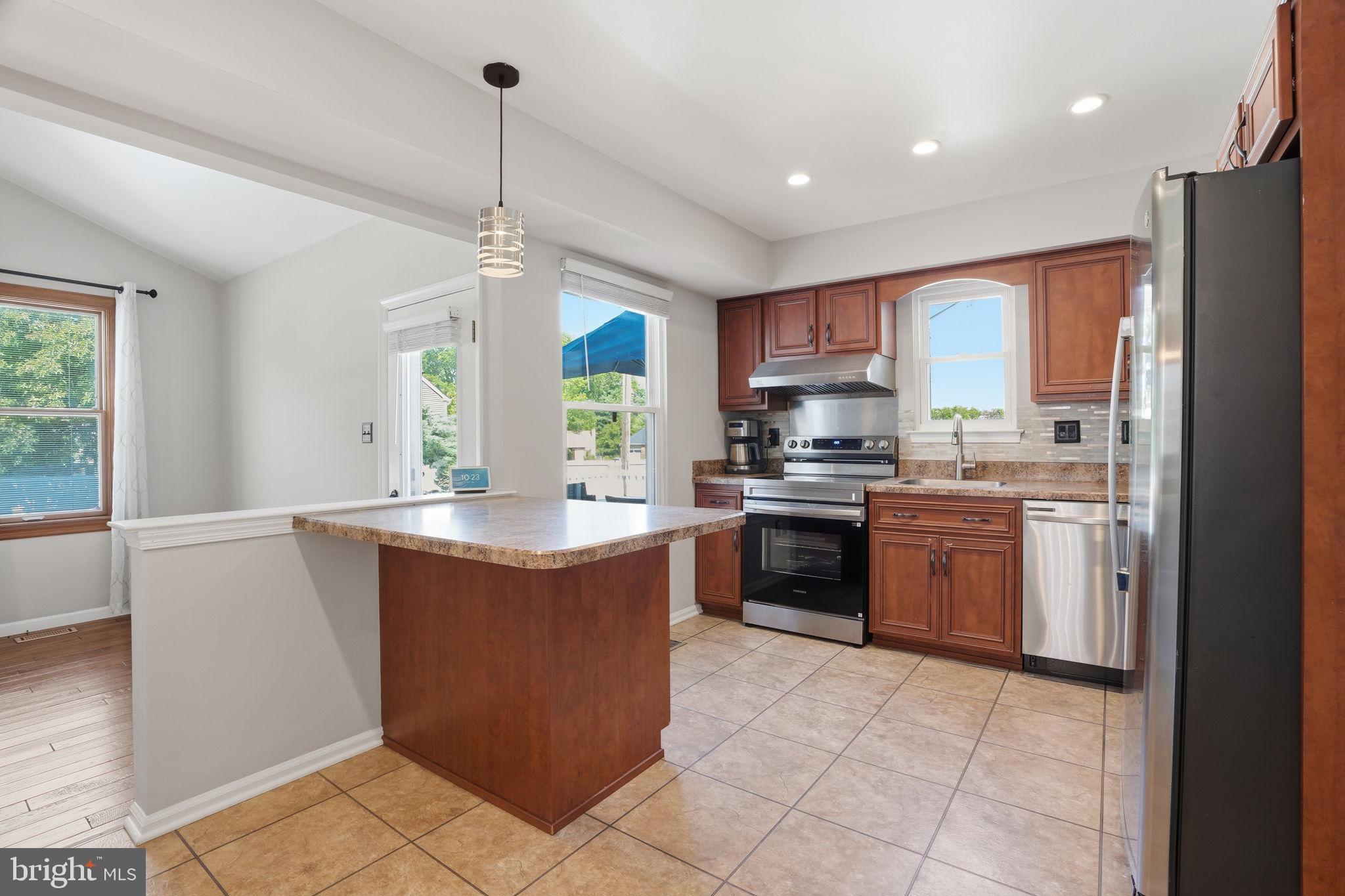 STURBRIDGE - Residential