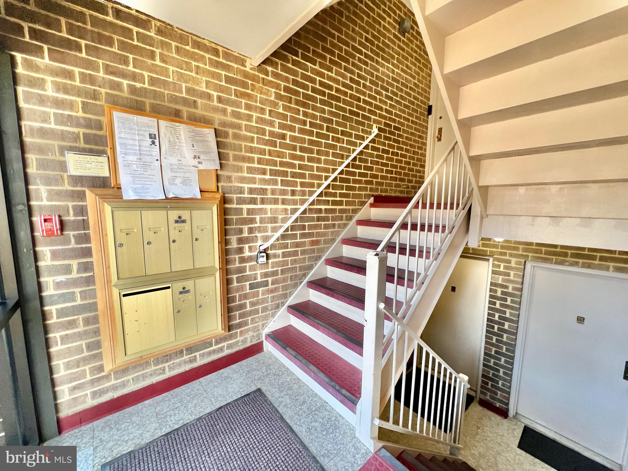 HAWTHORNE VILLAGE - Residential