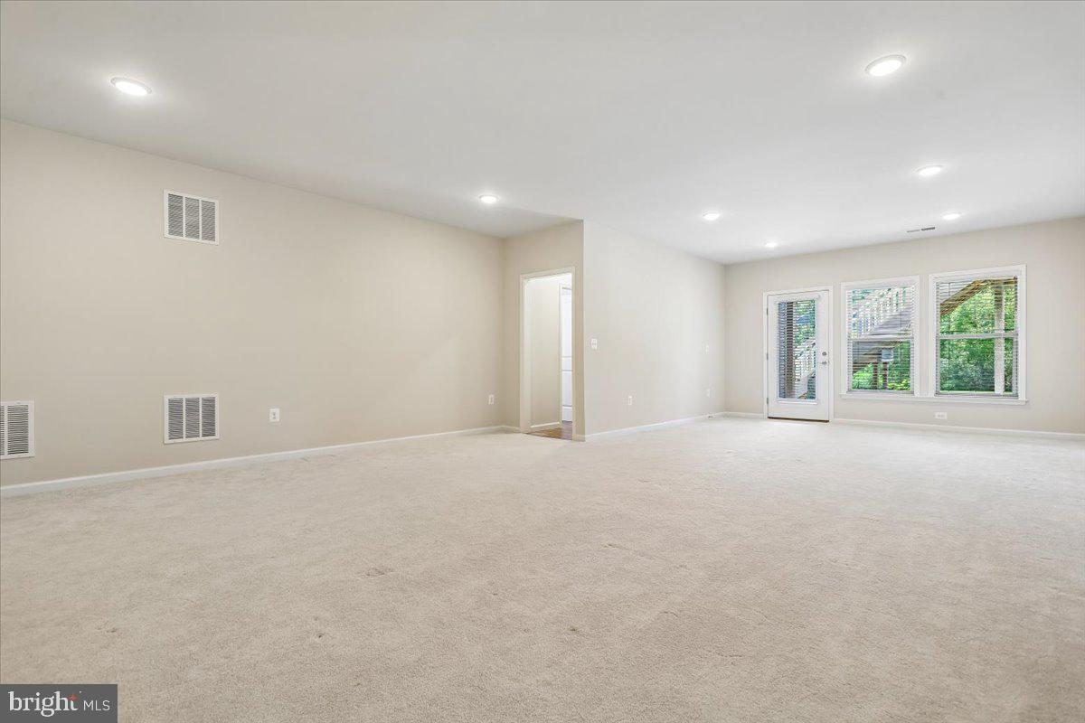 LEXINGTON 7 - Residential