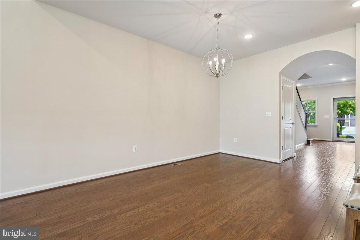 LEXINGTON 7 - Residential