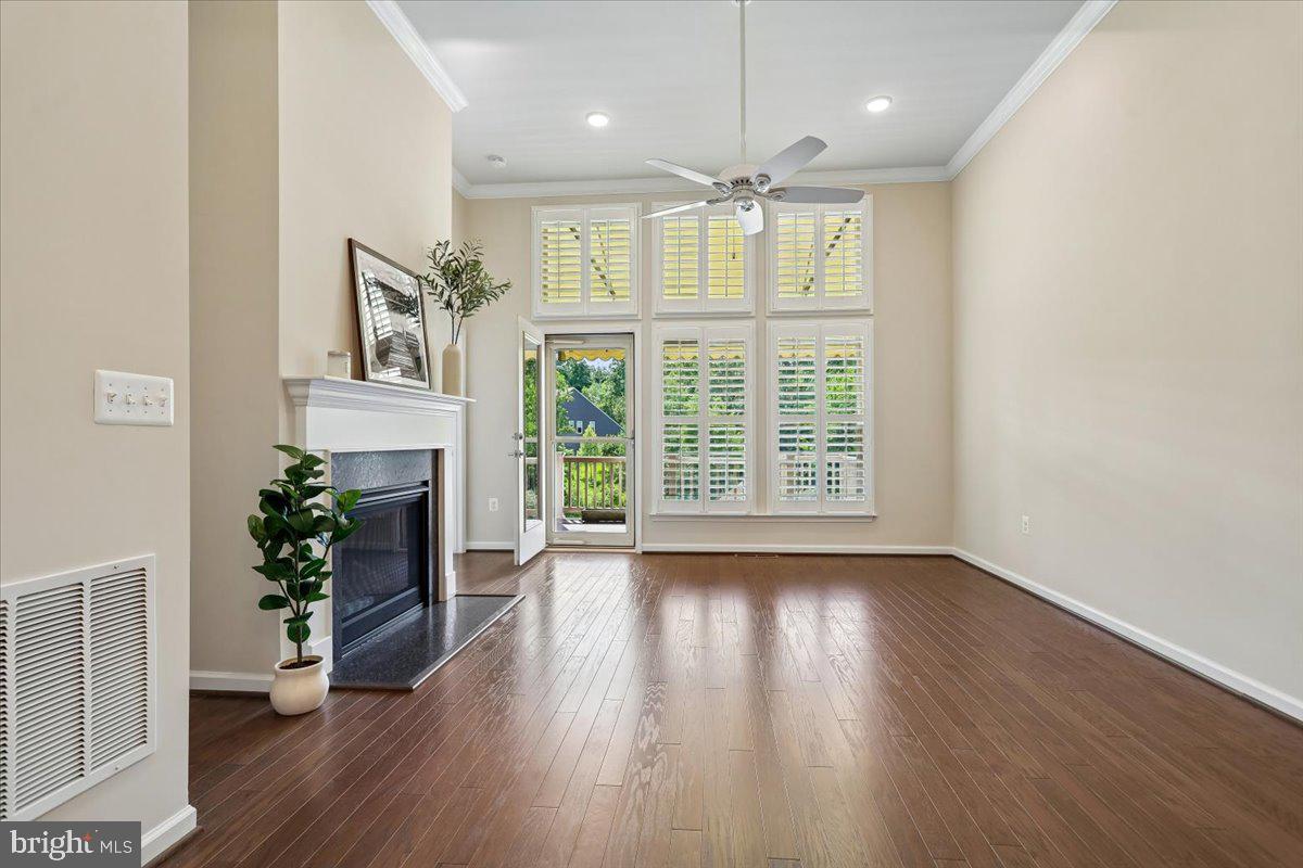 LEXINGTON 7 - Residential