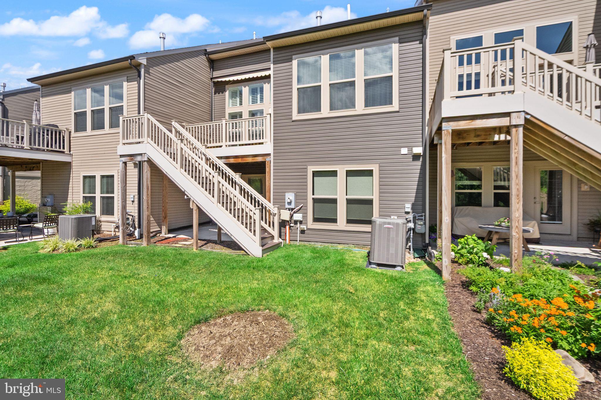 LEXINGTON 7 - Residential