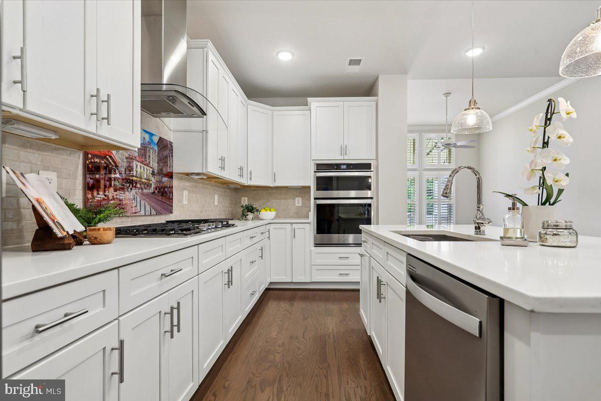LEXINGTON 7 - Residential