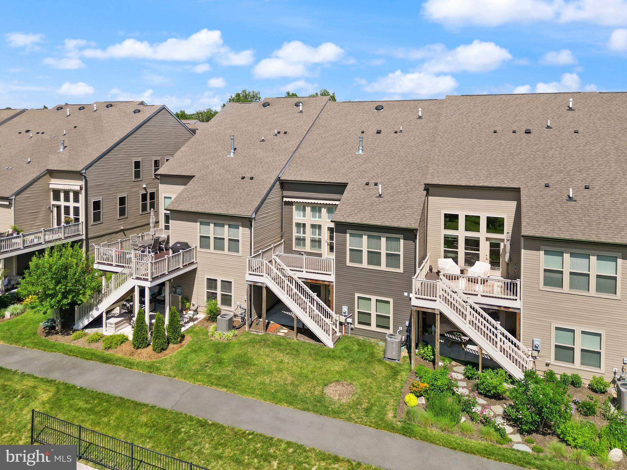 LEXINGTON 7 - Residential