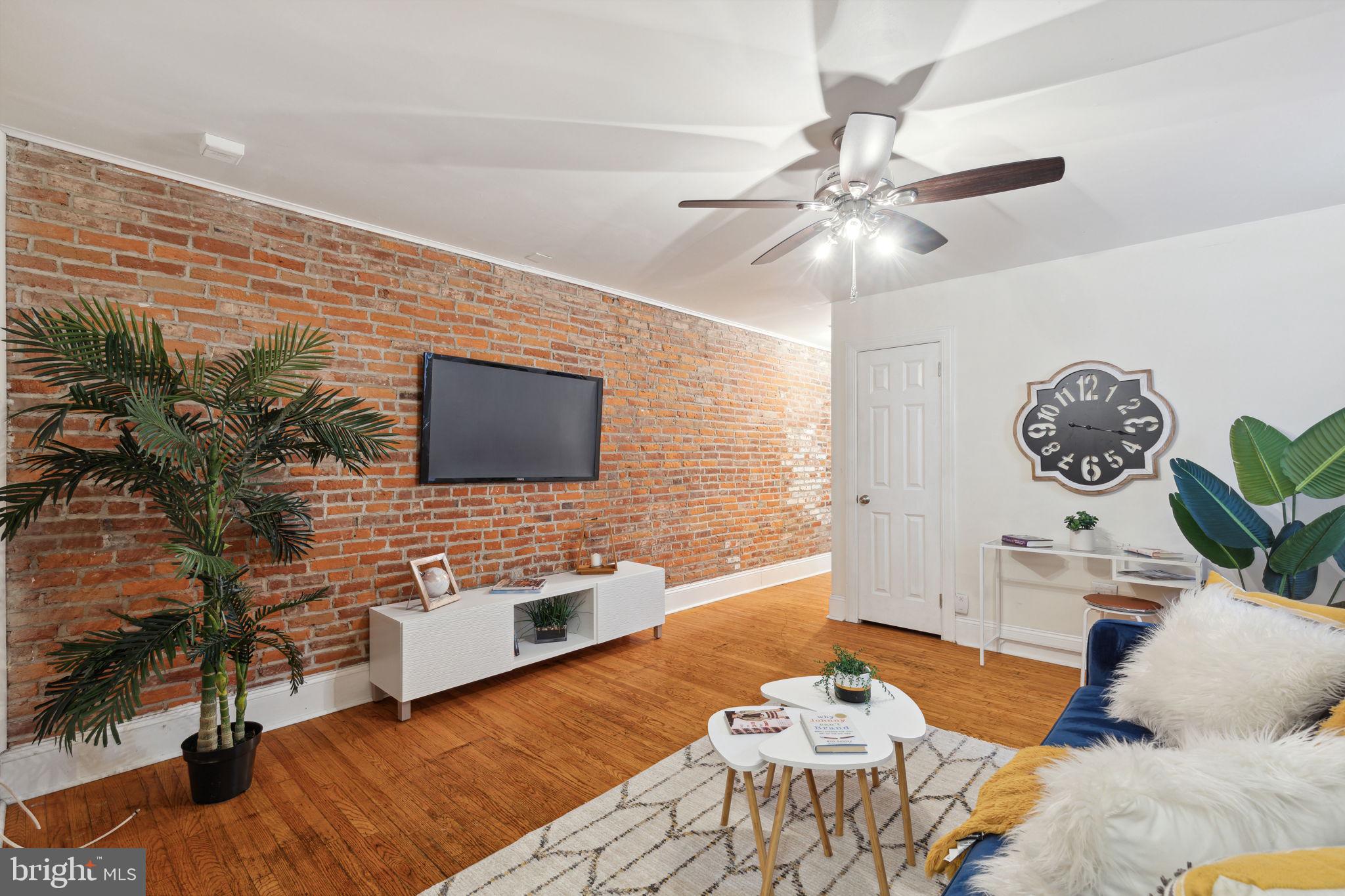 WASHINGTON SQ - Residential