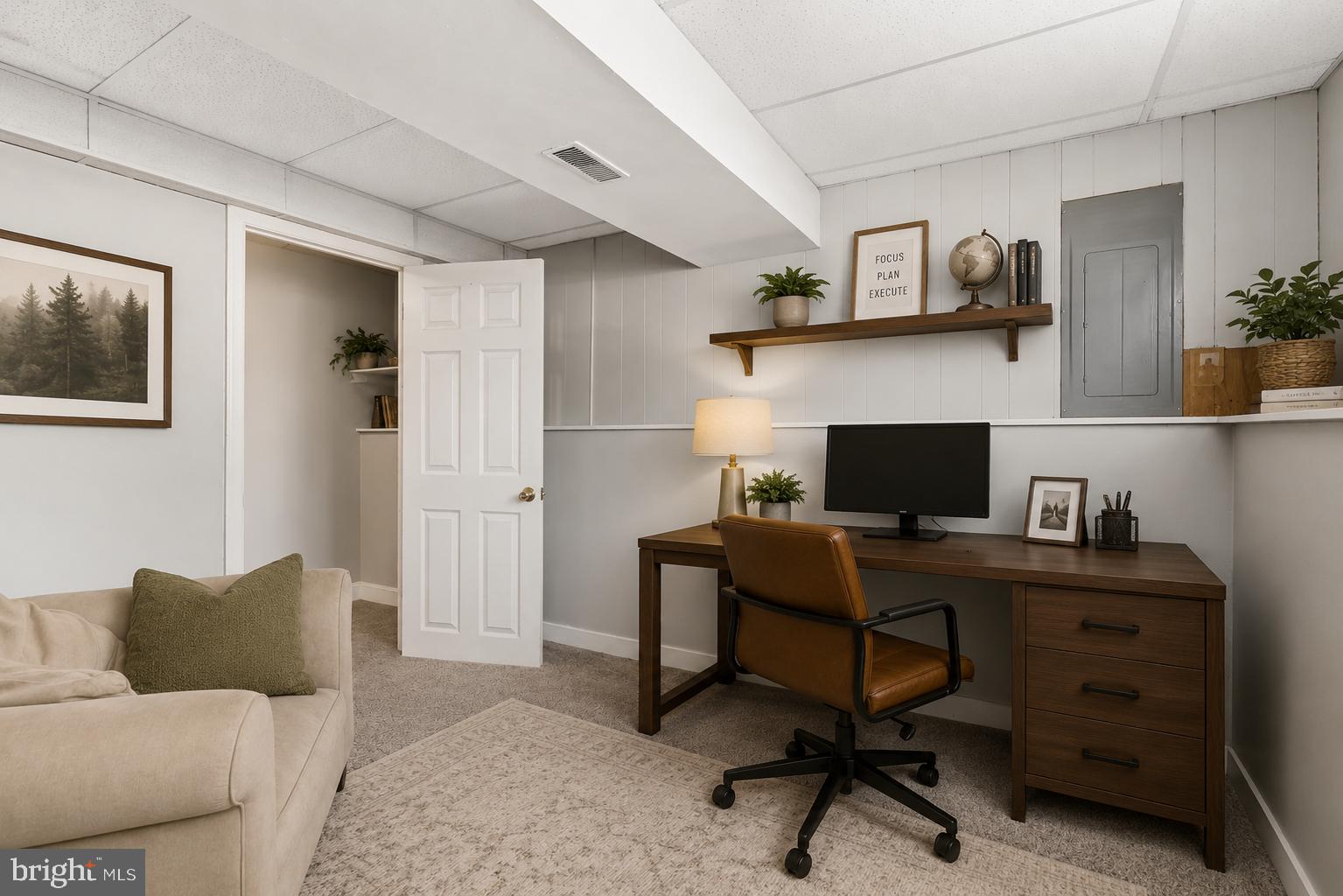 HILLCREST KNOLLS - Residential