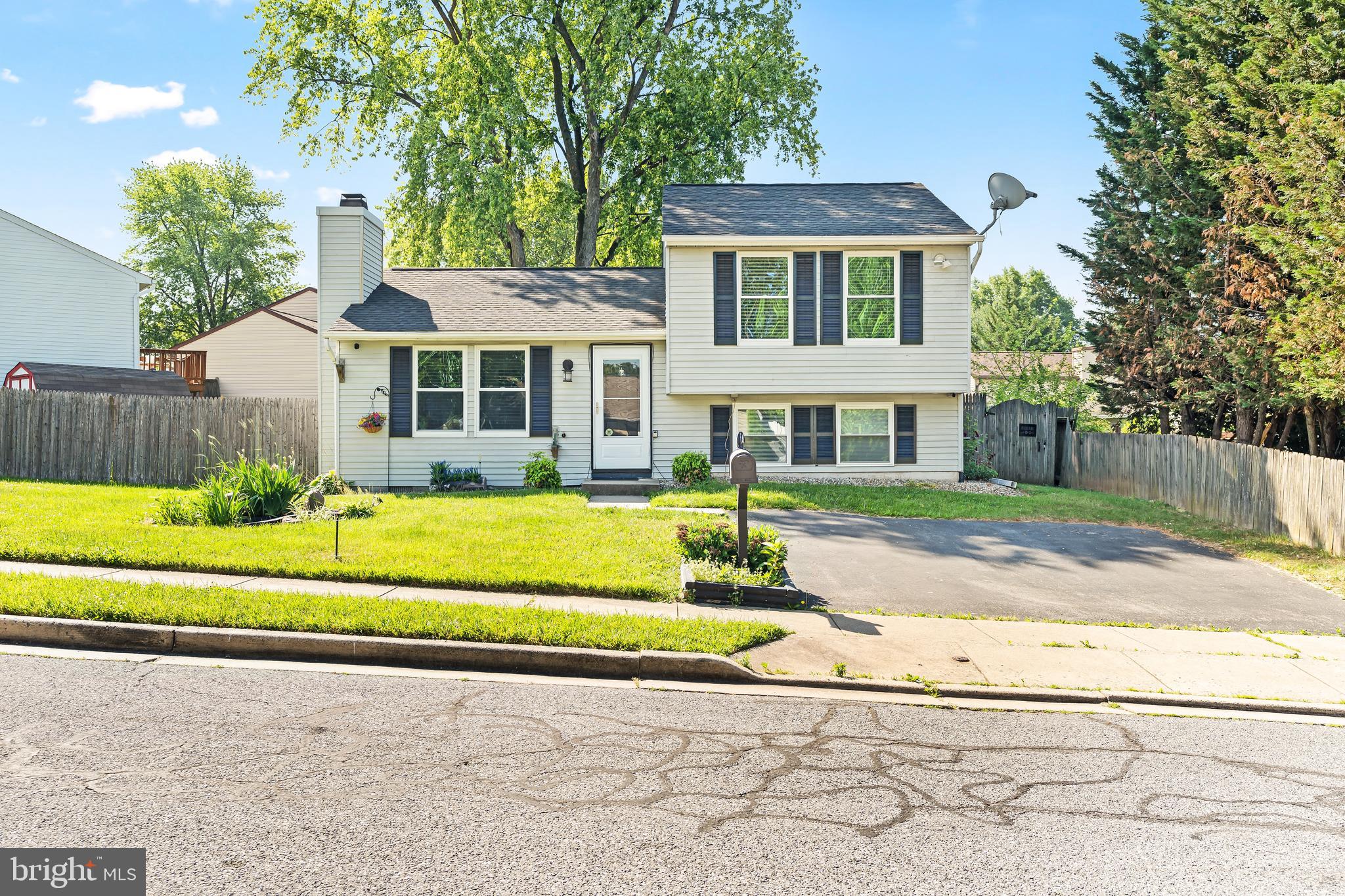 HILLCREST KNOLLS - Residential
