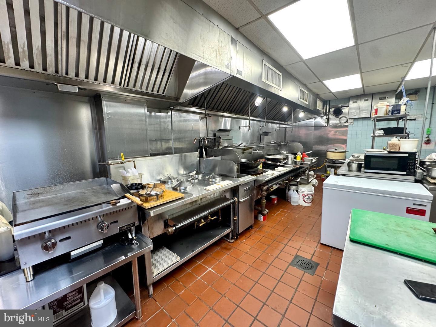RITTENHOUSE SQUARE - Commercial Sale