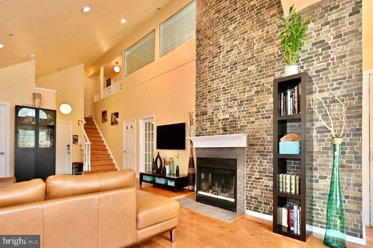 KENTLANDS RIDGE - Residential