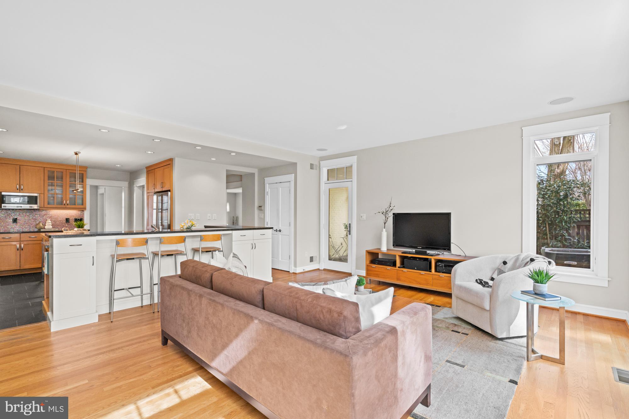 CHEVY CHASE VILLAGE - Residential